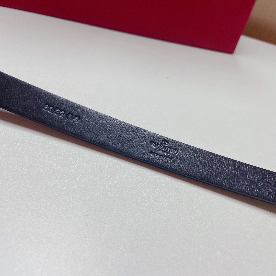 华伦天奴🆕🆕经典V字纯铜五金腰链，奢华高贵气质