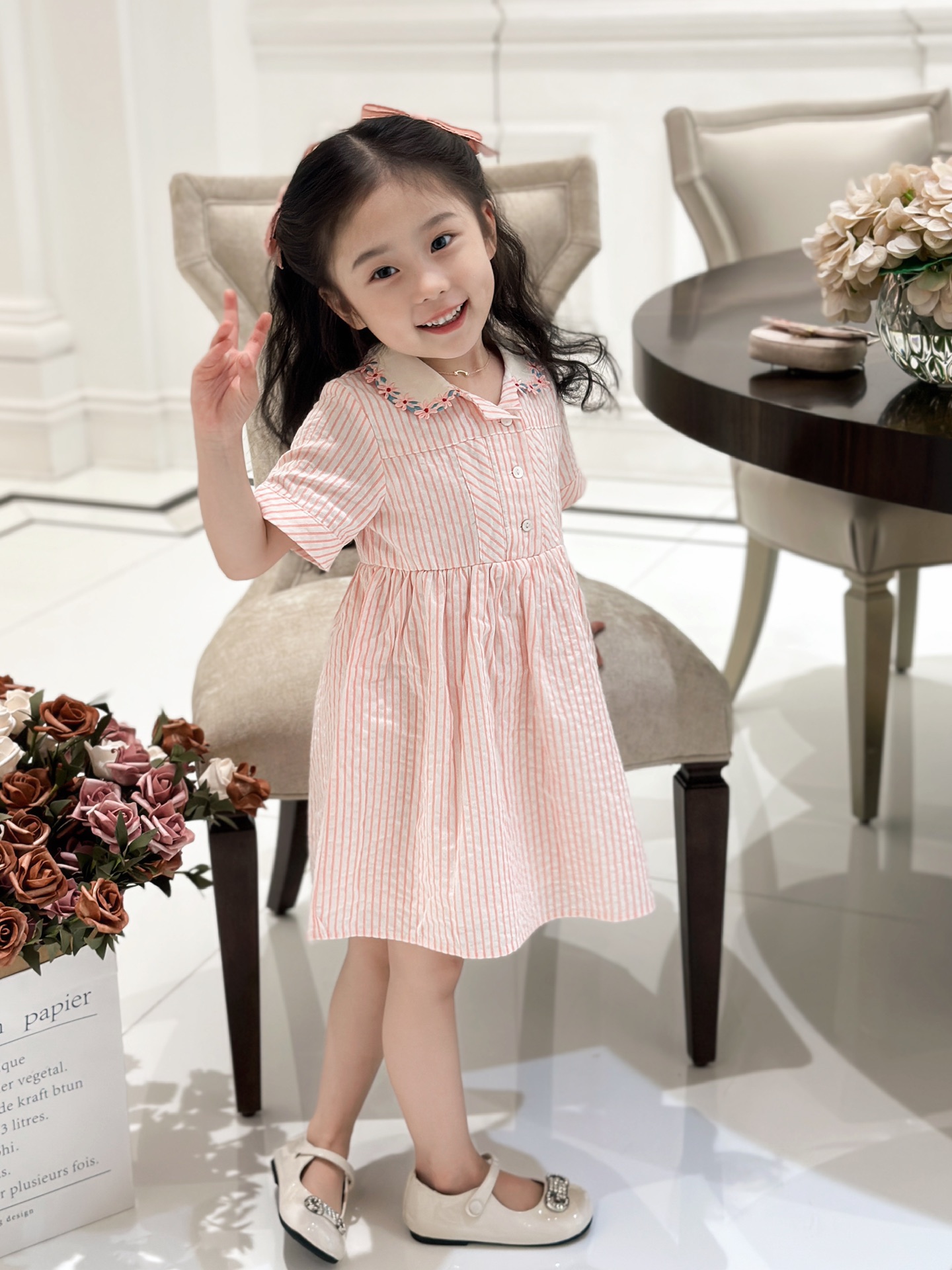 Un vestido que enamora a primera vista, rico y deslumbrante. Un vestido dulce que realmente puede realzar tu elegancia.