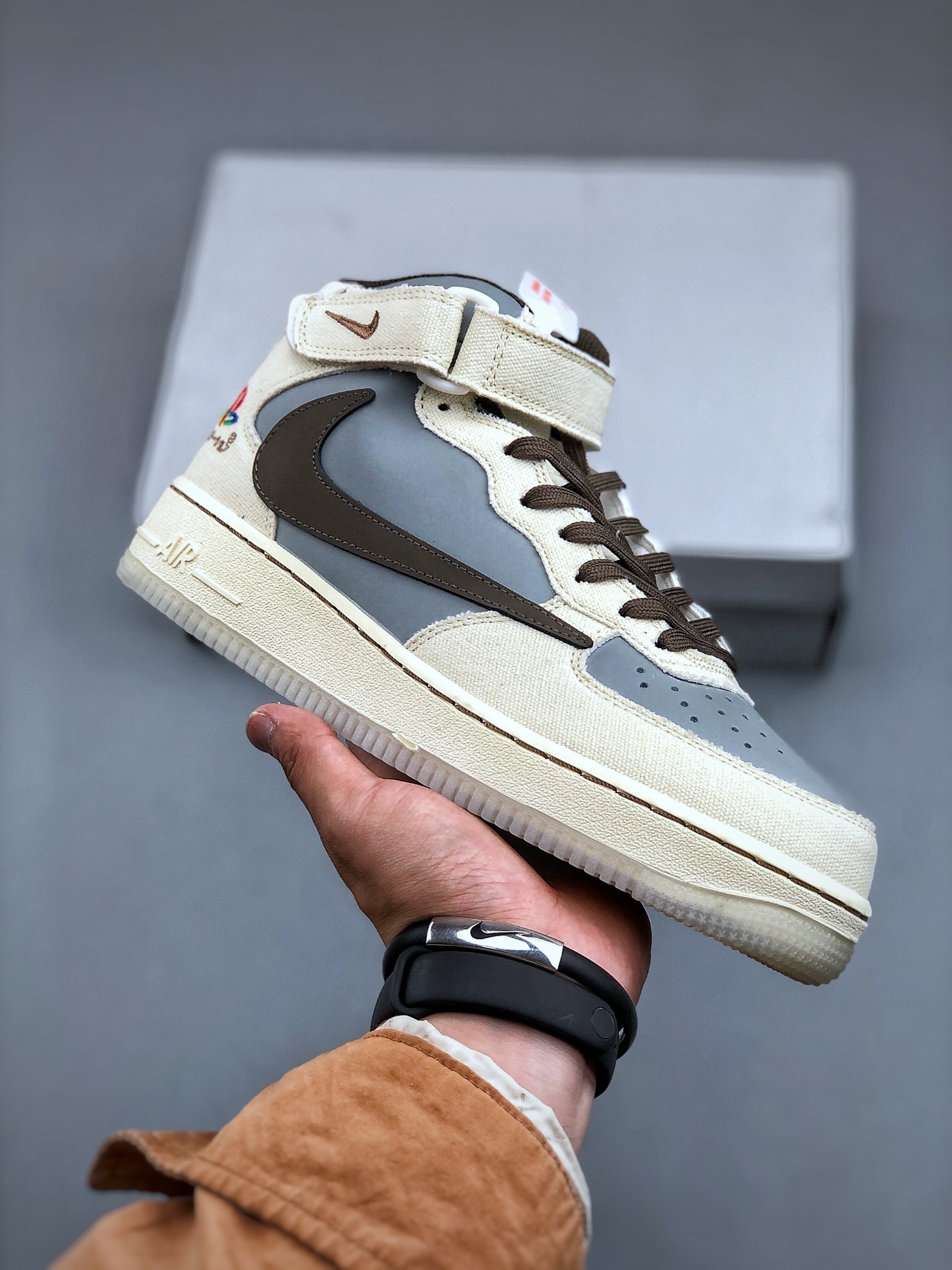 Air Jordan Force 1 رفاهية
 الأحذية Air Jordan البيج بني غراي منتصف الجزء العلوي