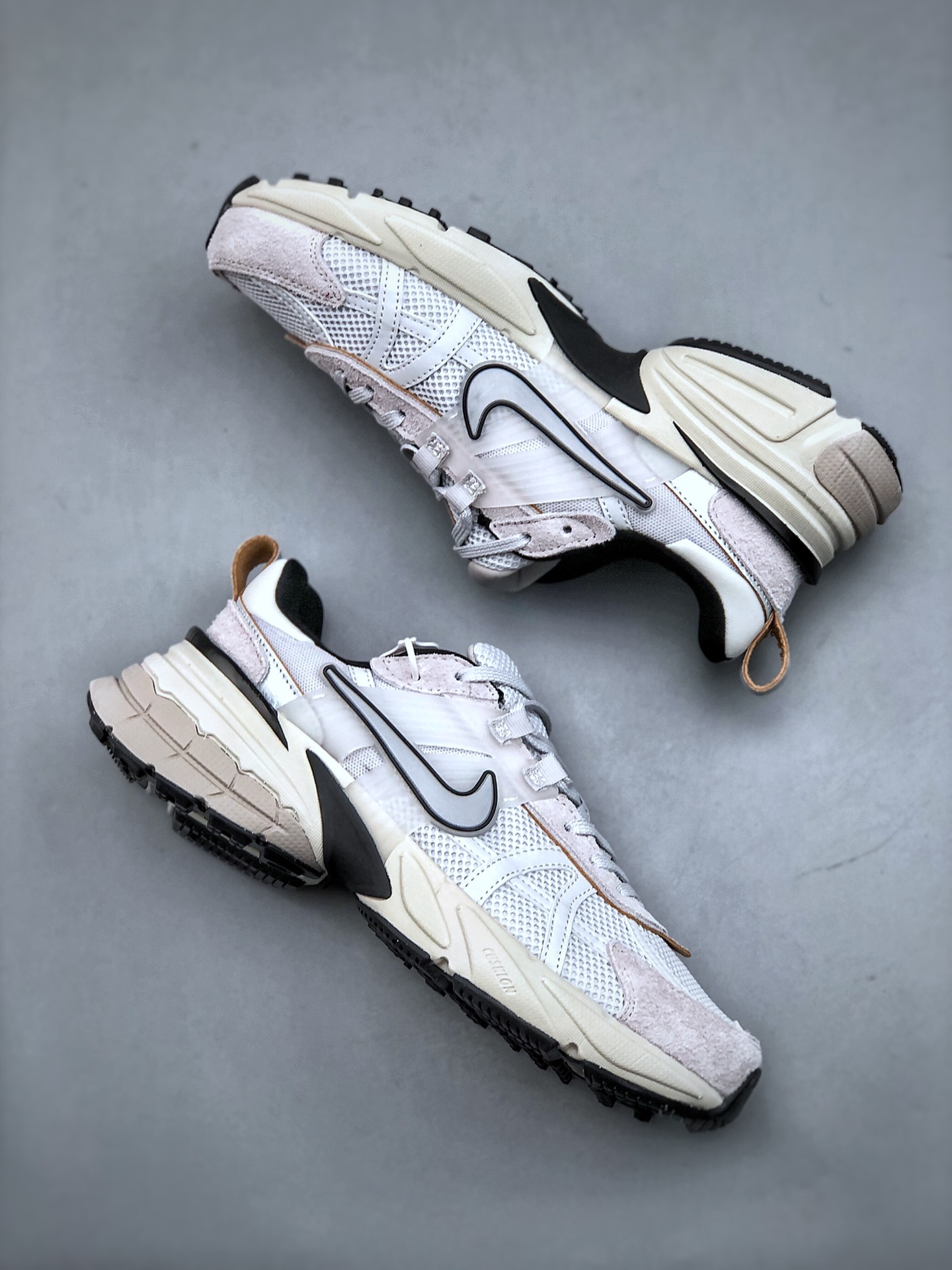 Nike V2K Runtekk Run Shock-Absorbing Non-Slip Retro Low-Top Running - Shoe 9