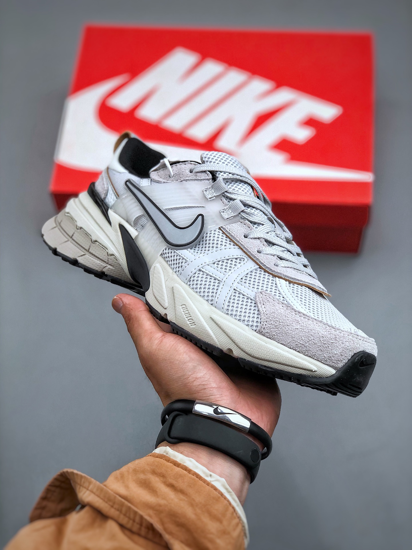 Nike V2K Runtekk Run Shock-Absorbing Non-Slip Retro Low-Top Running - Shoe