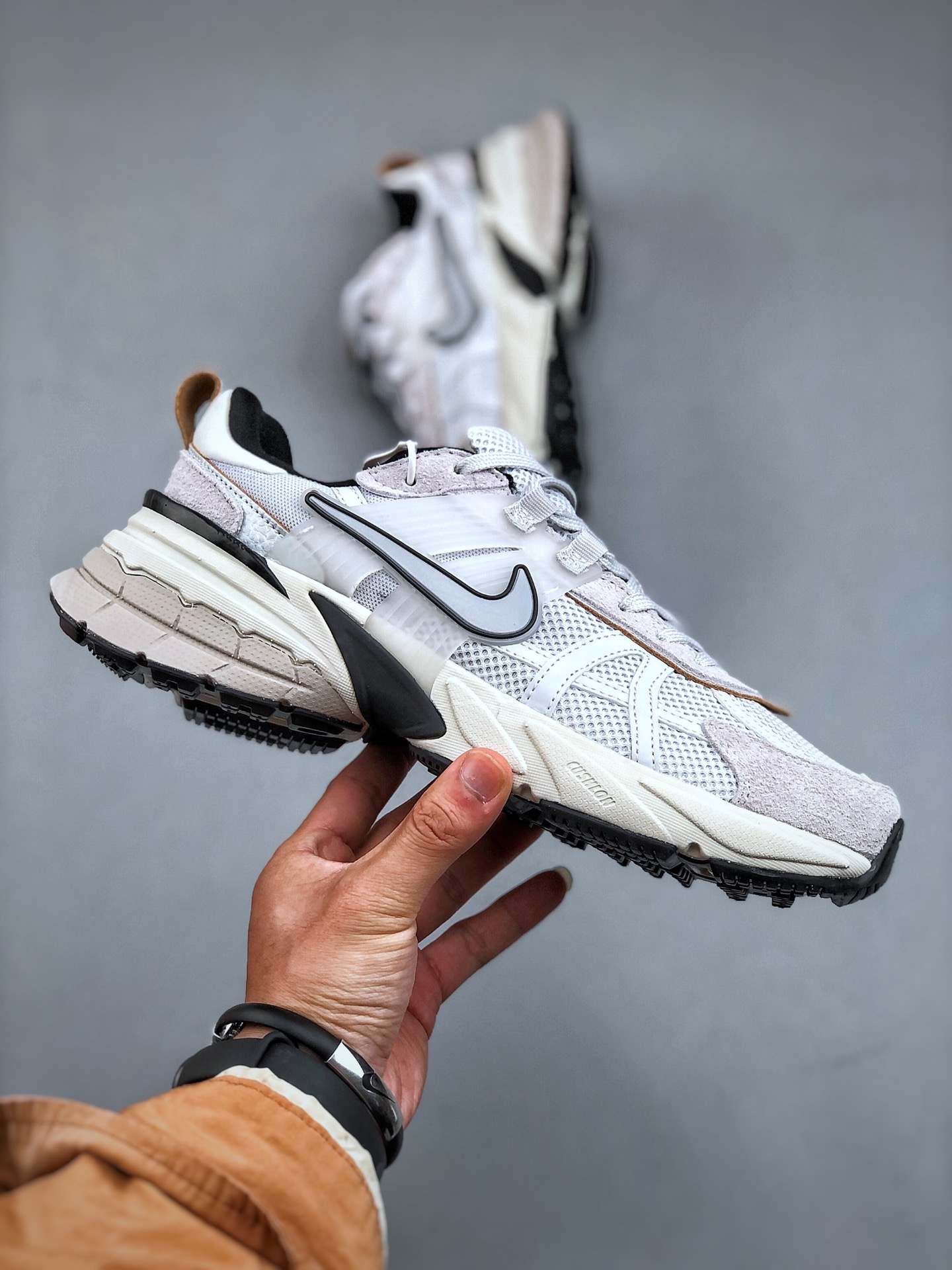 Nike V2K Runtekk Run Shock-Absorbing Non-Slip Retro Low-Top Running - Shoe 4