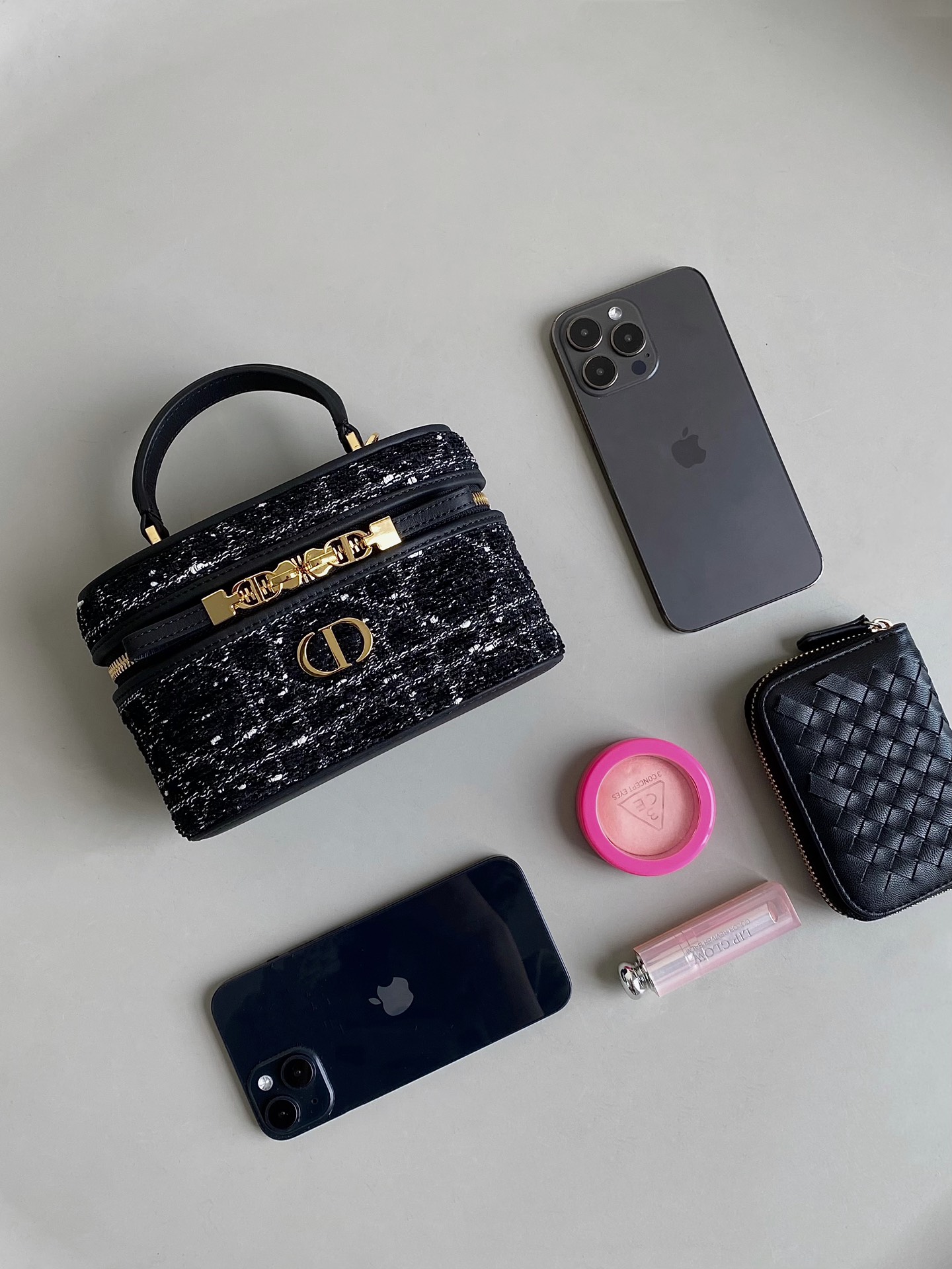 Capacity reference Dior cosmetic bag