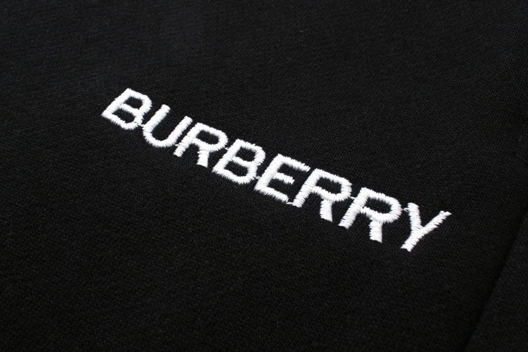 巴宝莉/Burberry 夏季 经典字母刺绣休闲短裤