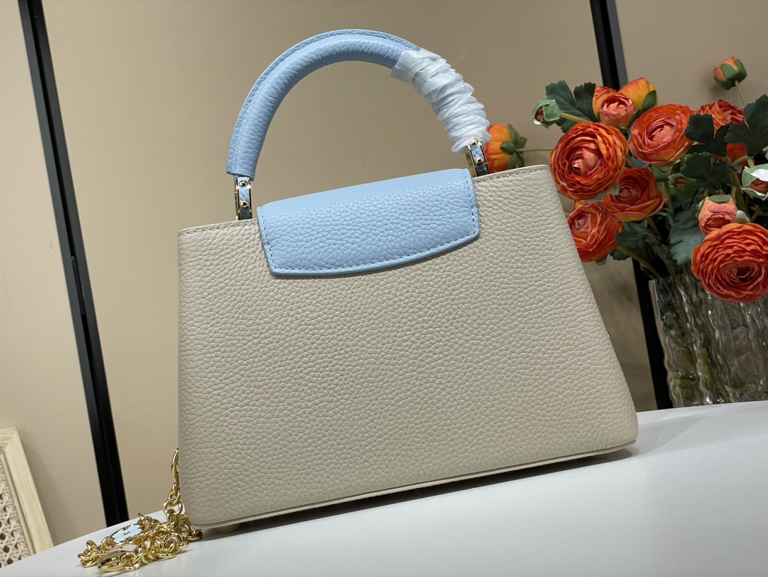 Louis Vuitton 24 New Product LV First Release [Capucines Nano Handbag] M48865 23952 Beige/Light Blue (Lock Chain)