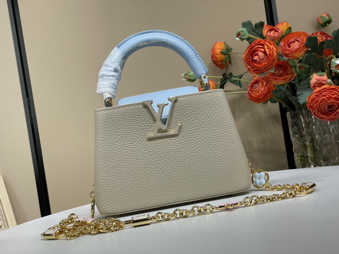 Louis Vuitton 24 new products debut LV Capucines Nano officially on sale M48865 23952 off-white/light blue (chain)