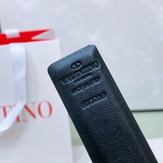 (顶级质量) VALENTINO GARAVANI VLOGO SIGNATURE 可双面佩戴水钻 亮面小牛皮腰带 -V (顶级质量) VALENTINO GARAVANI VLOGO SIGNATURE 可双面佩戴水钻 亮面小牛皮腰带 -V
