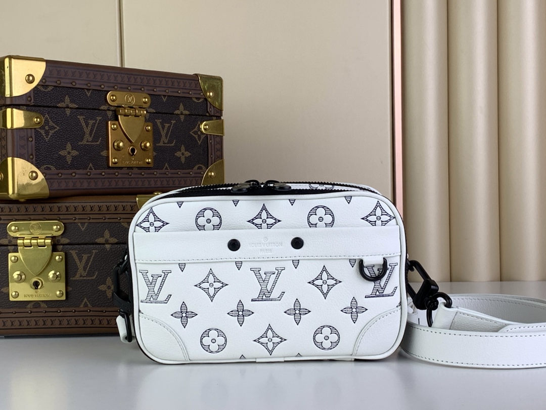 Louis Vuitton 24 new product launch Alpha mini handbag officially on sale M83383 white (silk screen)