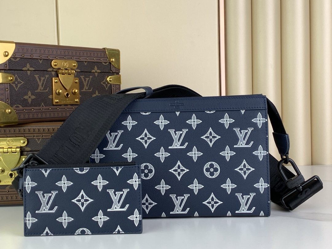 Louis Vuitton Lv GASTON mini handbag is officially on sale in m83384, blue and white screen-printed Monogram Shadow cowhide, with contrasting Mon