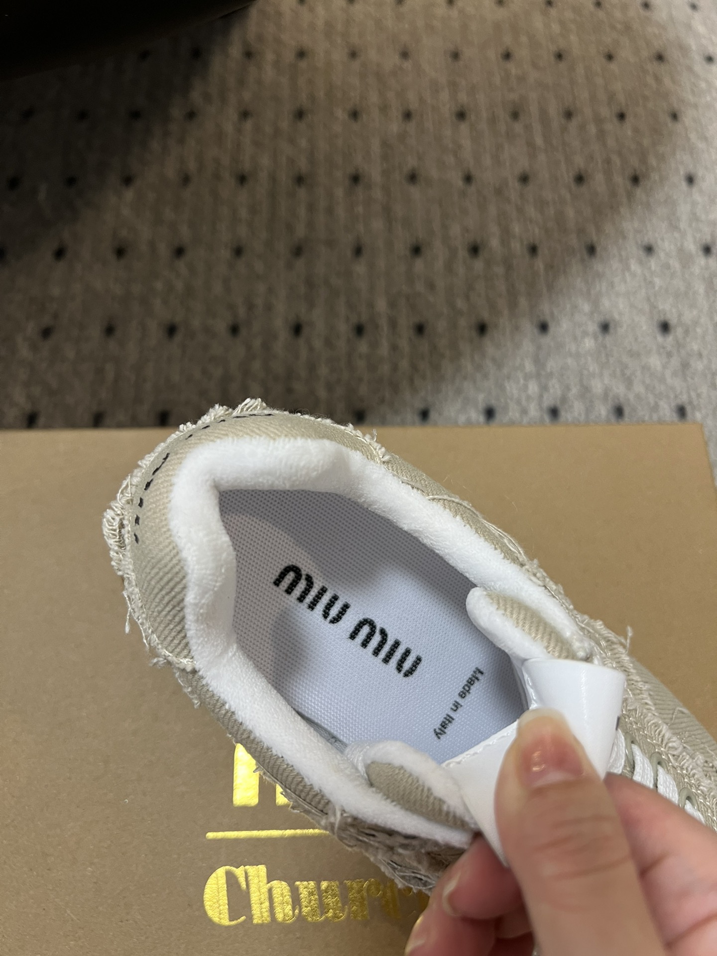 独家代购级别Miumi*24/运动鞋做旧毛须新款大底今年Miu是彻底火了！缪缪这次联名诚意满满非常有亮点