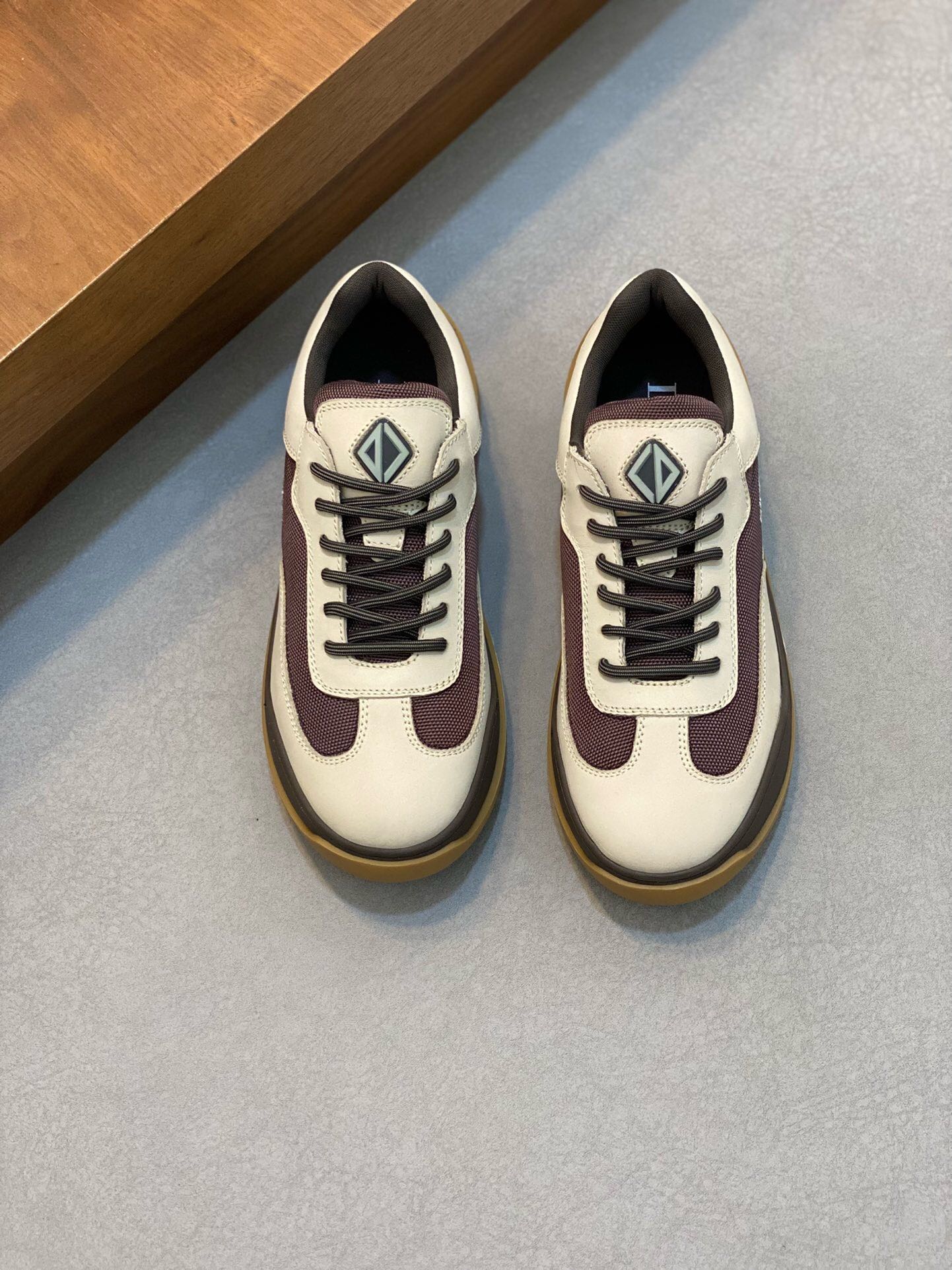 NO:216809,Brand Dior color original color matching, code number 39-44 customized 38.45 Price Material Dior new men's boots, spring luxury men's mid-top short boots, purely handmade, imported cowhide inside and outside, high-end fine and exquisite craftsmanship. Original TPu combination sole, wear noble and gentlemanly taste. The best last is carefully debugged. 100% comfort, Dior casual shoes, dior, dior, boots, cowhide19860909品牌Dior 颜色原版配色 码数39-44定做38.45 价格 材质迪奥新款 男靴 开春奢品男士中帮短靴 ,纯手工制作,内外均为进口头层牛皮,高端精品精湛工艺.原版TPu组合大底.穿出高贵绅士品味.经精心调试最佳楦型.舒适度百分百,Dior休闲鞋,dior,dior,boots,cowhide,Men's shoes