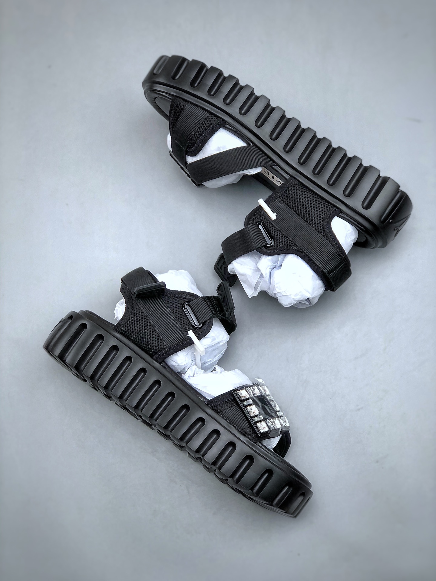 Roger Vivier's new sandals for 2024