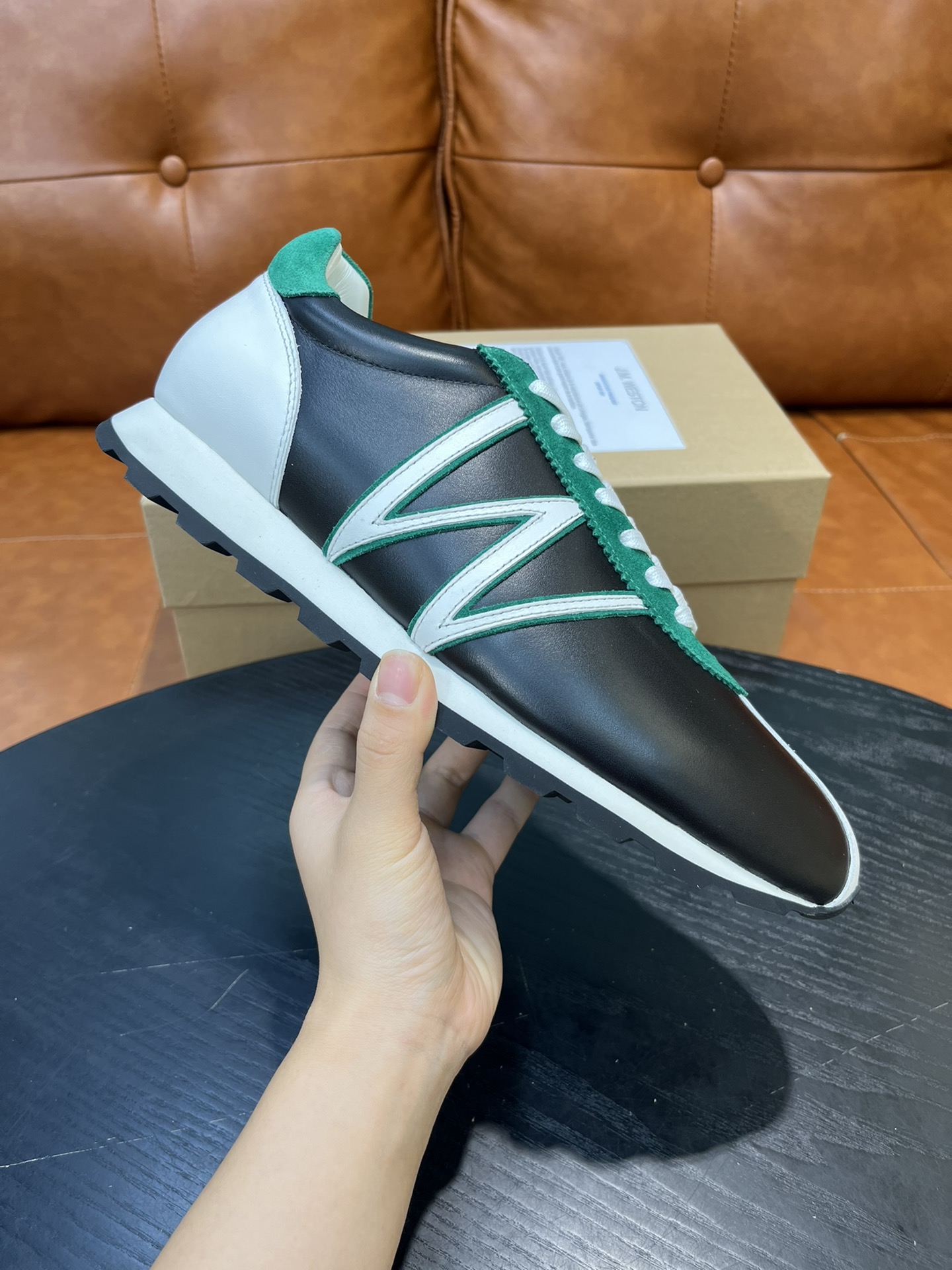 NO:222191,J.M.WESTON classic jogging shoes, men's lace-up casual shoes and sneakers, imported original canvas/reverse velvet, cowhide inner, cowhide inner makes the shoes fashionable and comfortable to wear. Size 39-44 (customized by 38, 45, 46), J.M casual shoes, sneakers, cowhide19860909J.M.WESTON经典款慢跑鞋,男士系带休闲鞋运动鞋,进口原版帆布/反绒,牛皮内里,牛皮内里让鞋子穿在脚上时尚又舒适.码数39-44（38、45、46定做）,J.M休闲鞋,sneakers,cowhide,Men's shoes