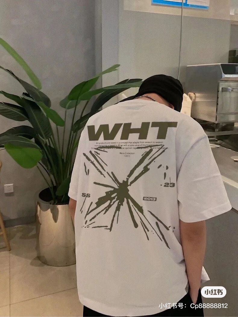 顶级版本上新💰69🔜O23#
-OFF WHITE黄色线条箭头印花经典短袖T恤 男女同款 明星同款-
美国设计师 Virgil Abloh 以年轻世代的流行文化为号召,一手创立奢华街头潮牌 Off-White。行走于街头文化与高端时尚之间,以当代元素诠释青年文化,精细做工诠释潮流服饰,照片、画作和抢眼的图形印花都是设计师的灵感源泉
32支230克双纱纯棉面料,重工立体印花,后背刷漆有明显立体感,机洗毫无压力
精细走线,顶级工艺欢迎对比
-领标,吊牌,洗水标定制全套辅料
-专属Logo包装
-不挑年龄不挑身材不挑性别,男女都非常合适
所有细节均为实拍,放心购入
颜色:黑色 白色
尺码:S-XL
胸围 衣长 肩宽
S码 110 72 47
M码 114 74 48.5
L码 118 76 50
XL码122 78 51.5