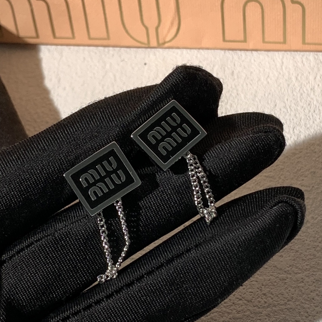 미우미우 귀걸이 135631 Miu Miu Earrings 썸네일 이미지