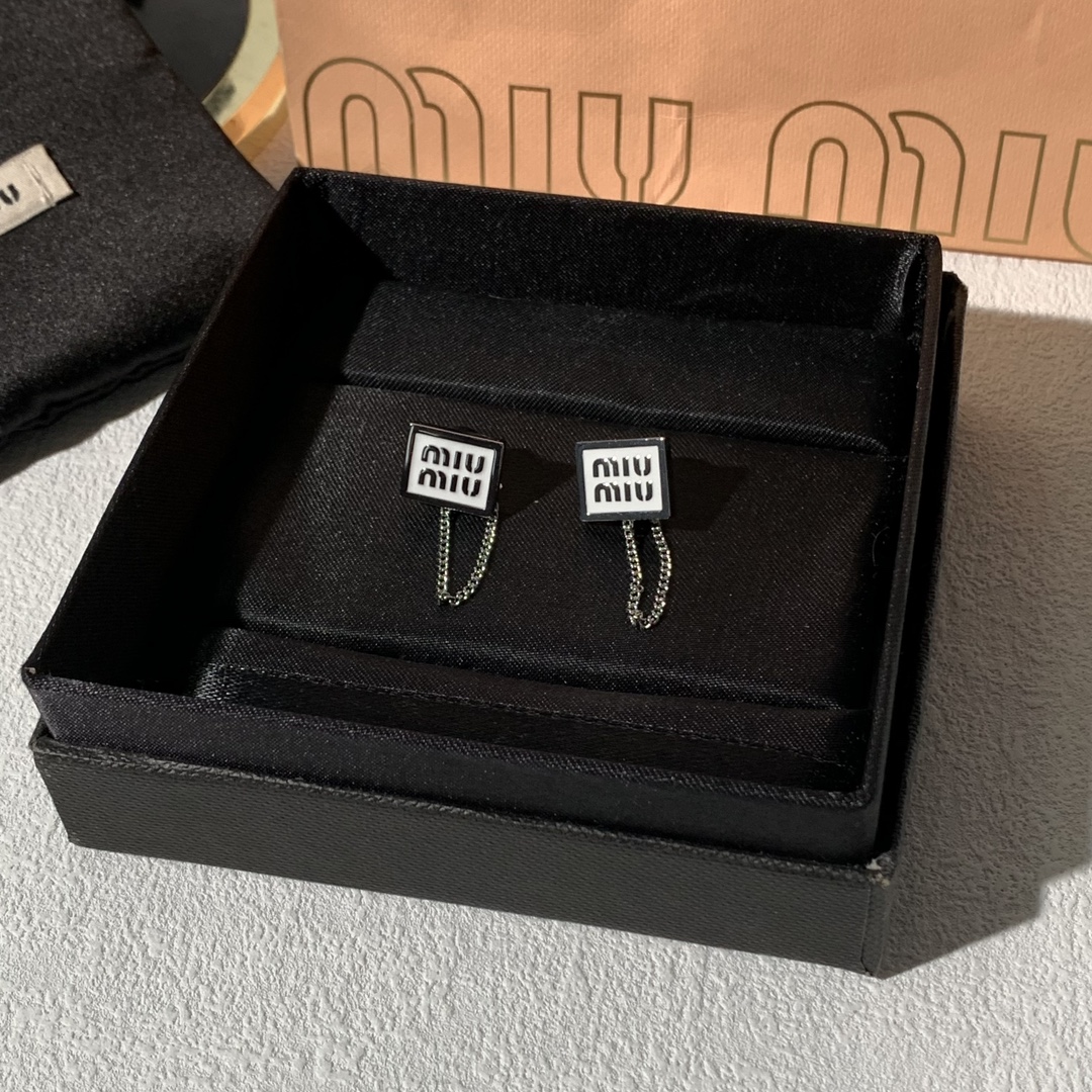 미우미우 귀걸이 135631 Miu Miu Earrings 썸네일 이미지