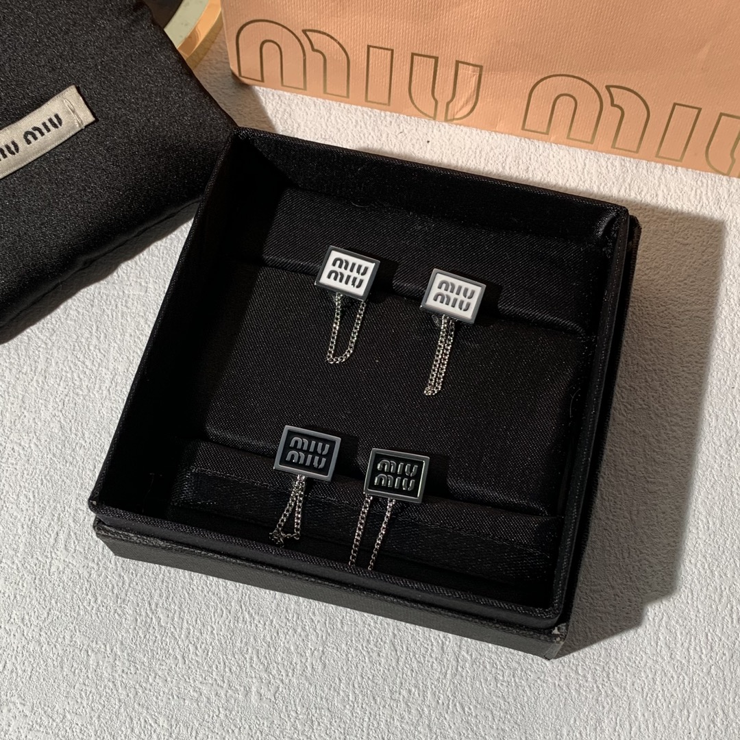 미우미우 귀걸이 135631 Miu Miu Earrings 썸네일 이미지