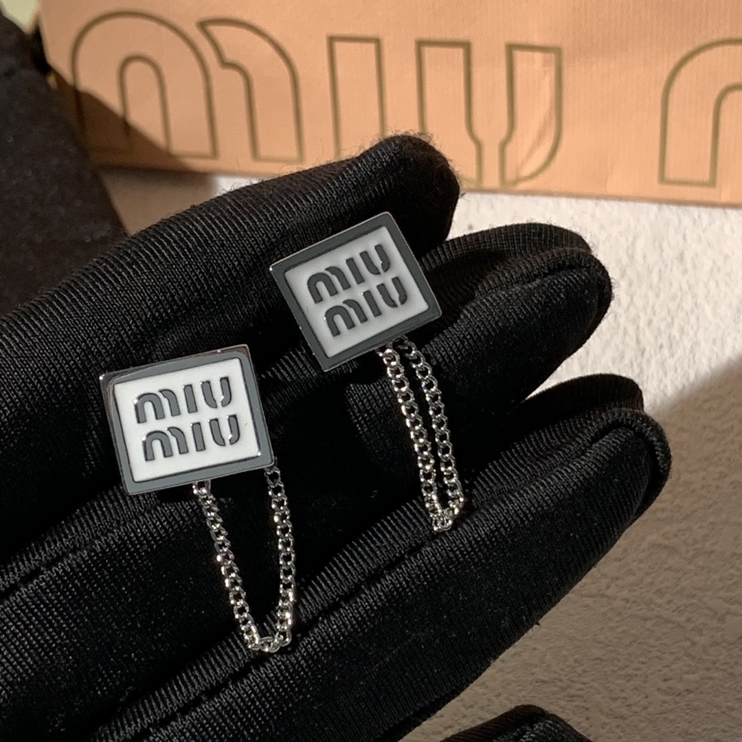 미우미우 귀걸이 135633 Miu Miu Earrings 썸네일 이미지
