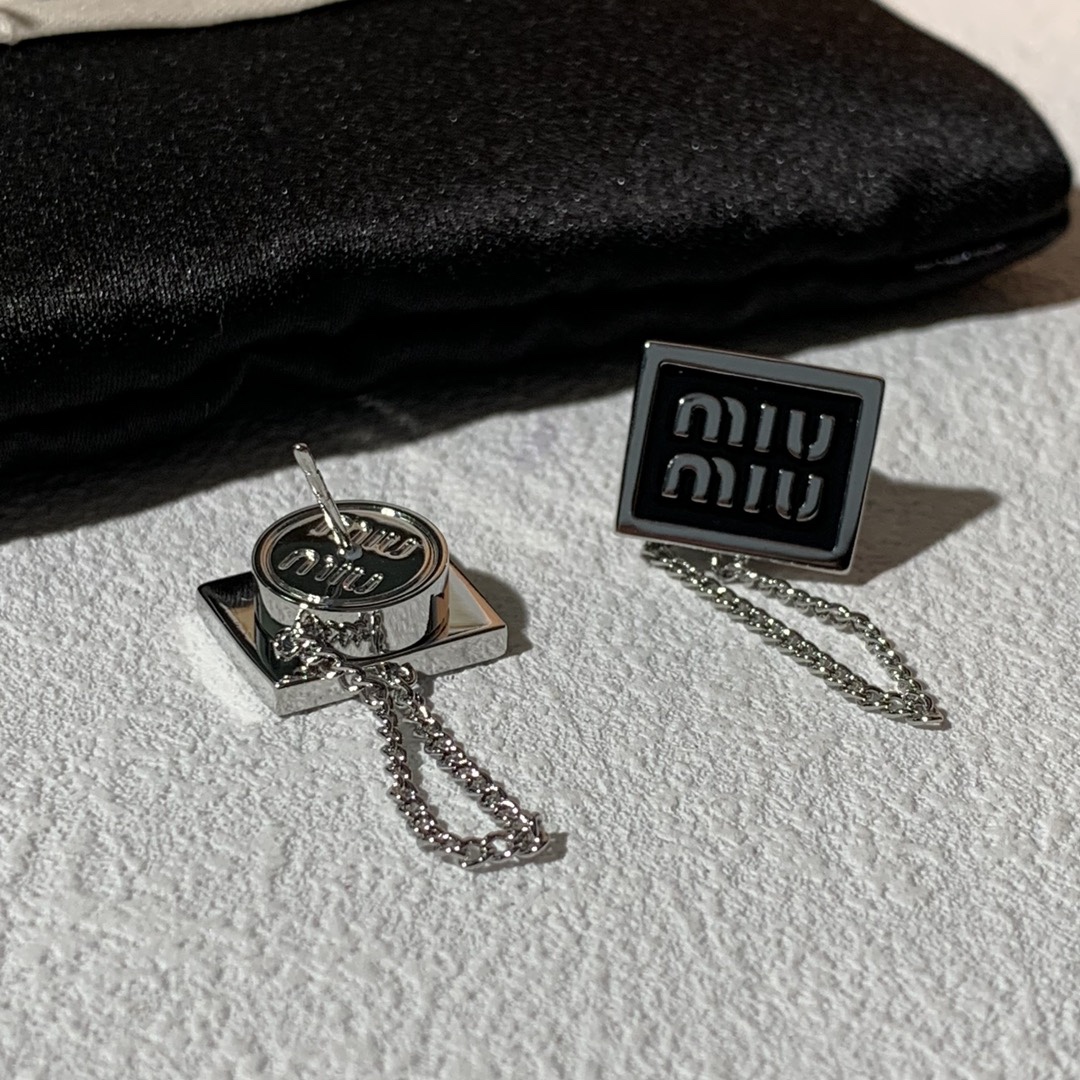 미우미우 귀걸이 135633 Miu Miu Earrings 썸네일 이미지