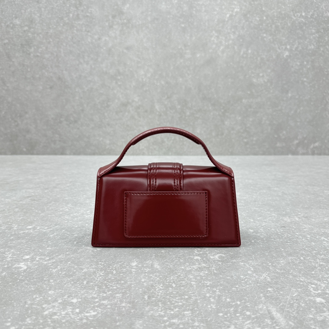 Jacquemus {Small open edge beads burgundy/gold hardware} out