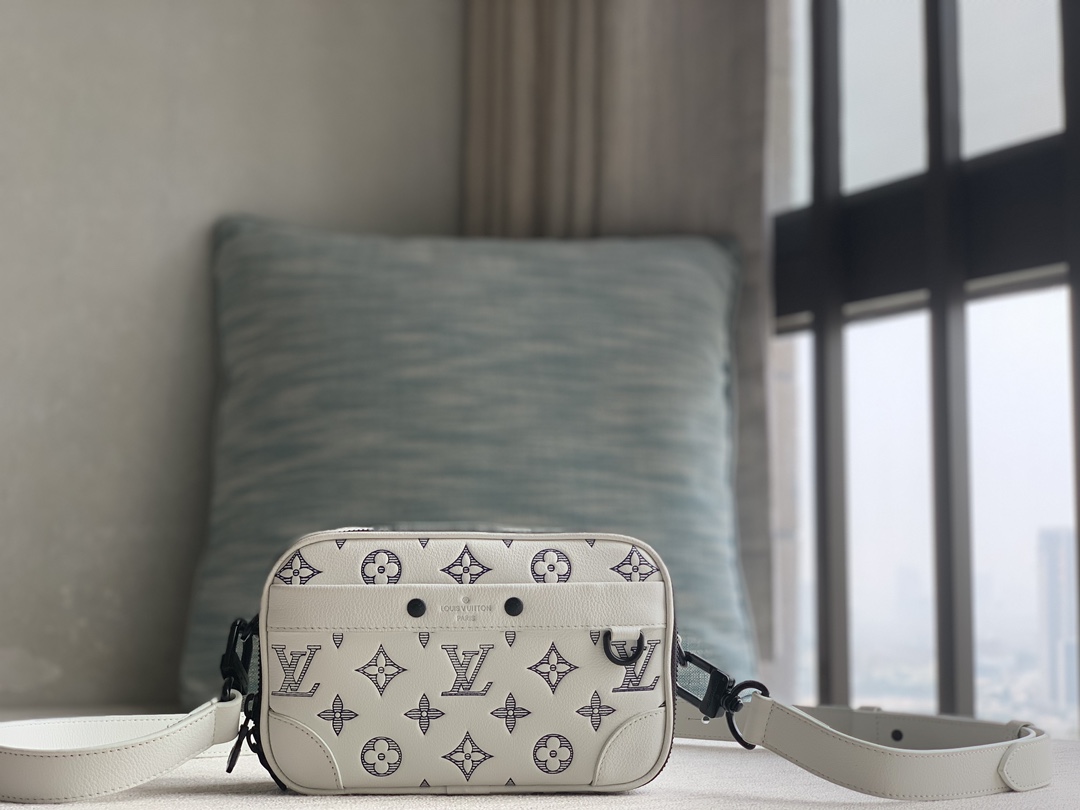 루이비통(CD) M83383 가방 Louis Vuitton Bag