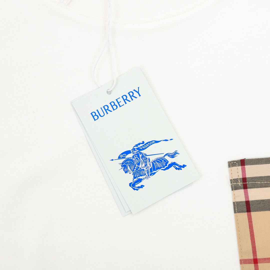 Burberry/巴宝莉 格纹镂空战马圆领短袖 今年夏天最经典耐看