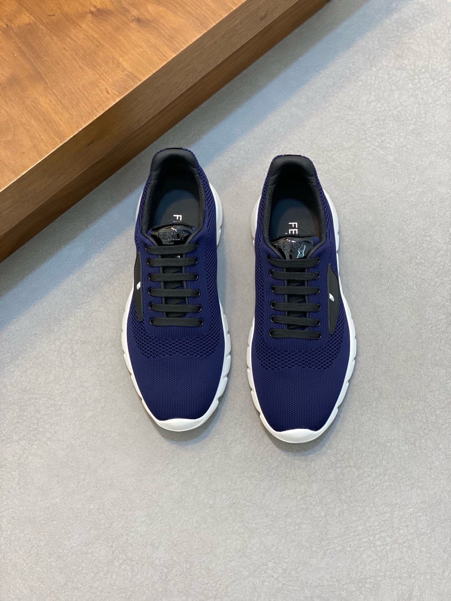 NO:217047,Brand FENDI color original color matching Size 39-44 Custom made 38.45 Price Material Fendi new style Boutique casual shoes Original high-quality upper original paired with mesh fabric making mesh fabric inner lining cowhide insole style stylish dynamic original Fendi comfortable sole Simple and elegant sports and casual, Fendi casual shoes, fendi, fendi, cowhide19860909品牌FENDI 颜色原版配色 码数39-44定做38.45 价格 材质芬迪新款 精品 休闲鞋 原版高品质鞋面原版搭配网布制作 网布内里牛皮鞋垫版型时尚 动感十足原版芬迪舒适大底 简洁大方运动休闲,芬迪休闲鞋,fendi,fendi,cowhide,Men's shoes