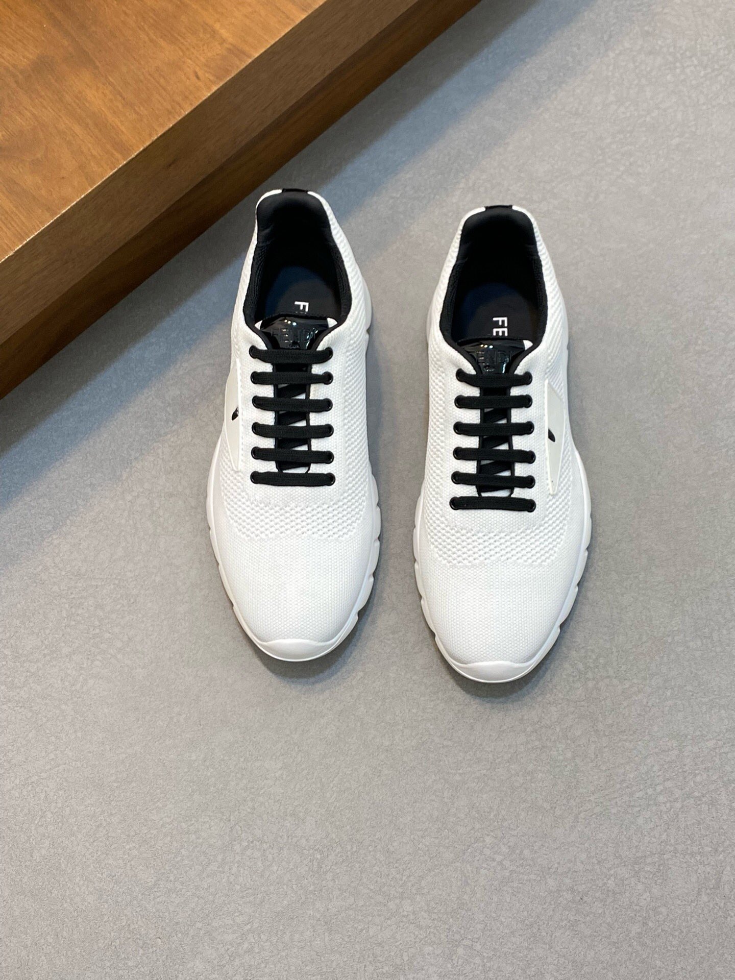 NO:218497,Brand FENDI color original color matching Size 39-44 Custom made 38.45 Price Material Fendi new style Boutique casual shoes Original high-quality upper original paired with mesh fabric making mesh fabric inner lining cowhide insole style stylish dynamic original Fendi comfortable sole Simple and elegant sports and casual, Fendi casual shoes, fendi, fendi, cowhide19860909品牌FENDI 颜色原版配色 码数39-44定做38.45 价格 材质芬迪新款 精品 休闲鞋 原版高品质鞋面原版搭配网布制作 网布内里牛皮鞋垫版型时尚 动感十足原版芬迪舒适大底 简洁大方运动休闲,芬迪休闲鞋,fendi,fendi,cowhide,Men's shoes