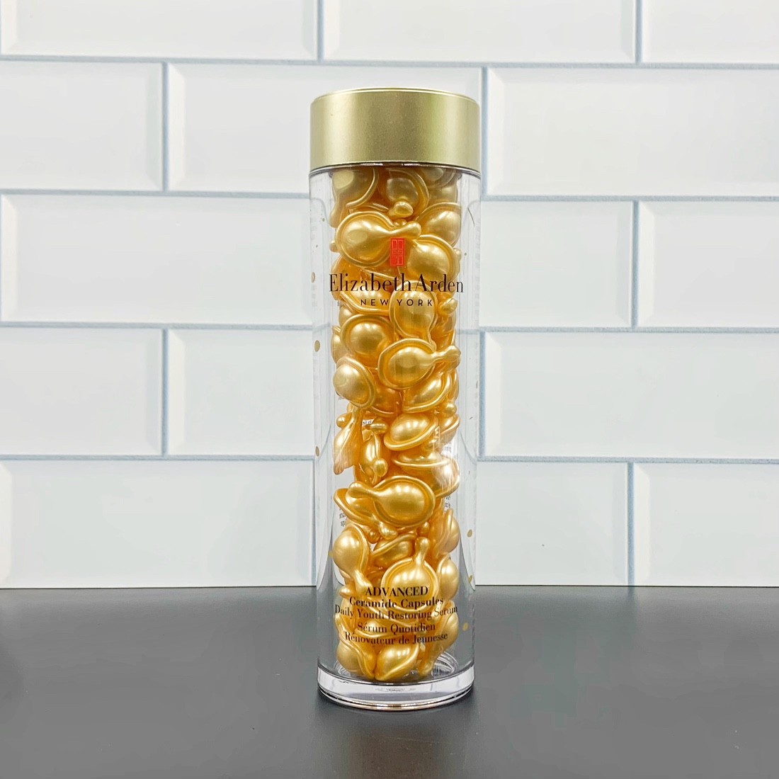 75💰
可配中文标，细节全对版，味道对香，市面最高版本，非流通普货，正品质量直供，支持对比，明通市场认可版本✔️伊丽莎白雅顿金胶90粒新版明通版42ml！