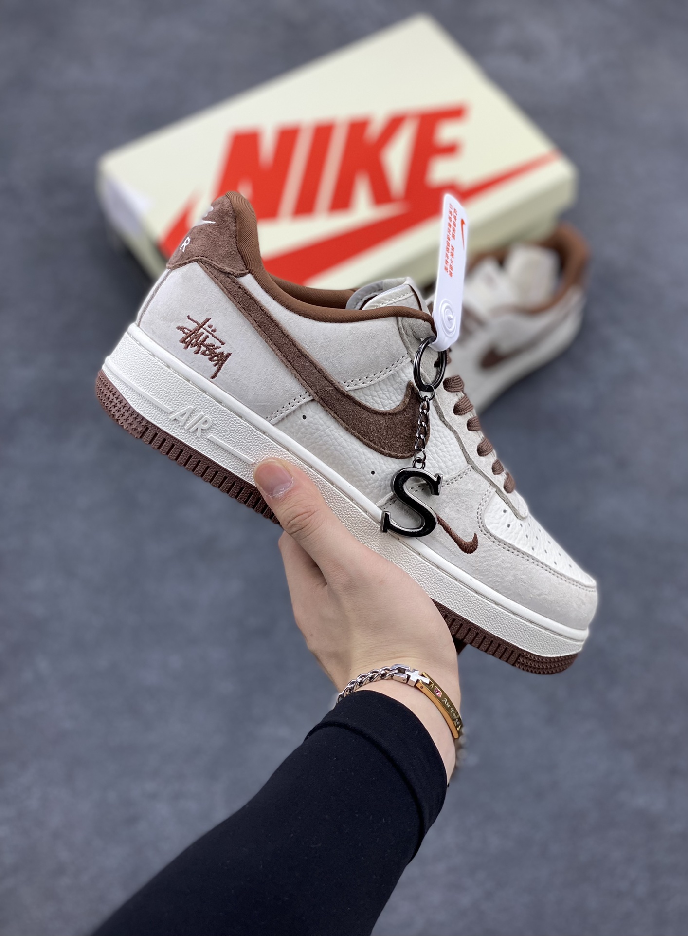 Air Jordan Force 1 الأحذية الأحذية الرياضية Air Jordan الأحذية الكاجوال لون القهوة أعلى منخفض