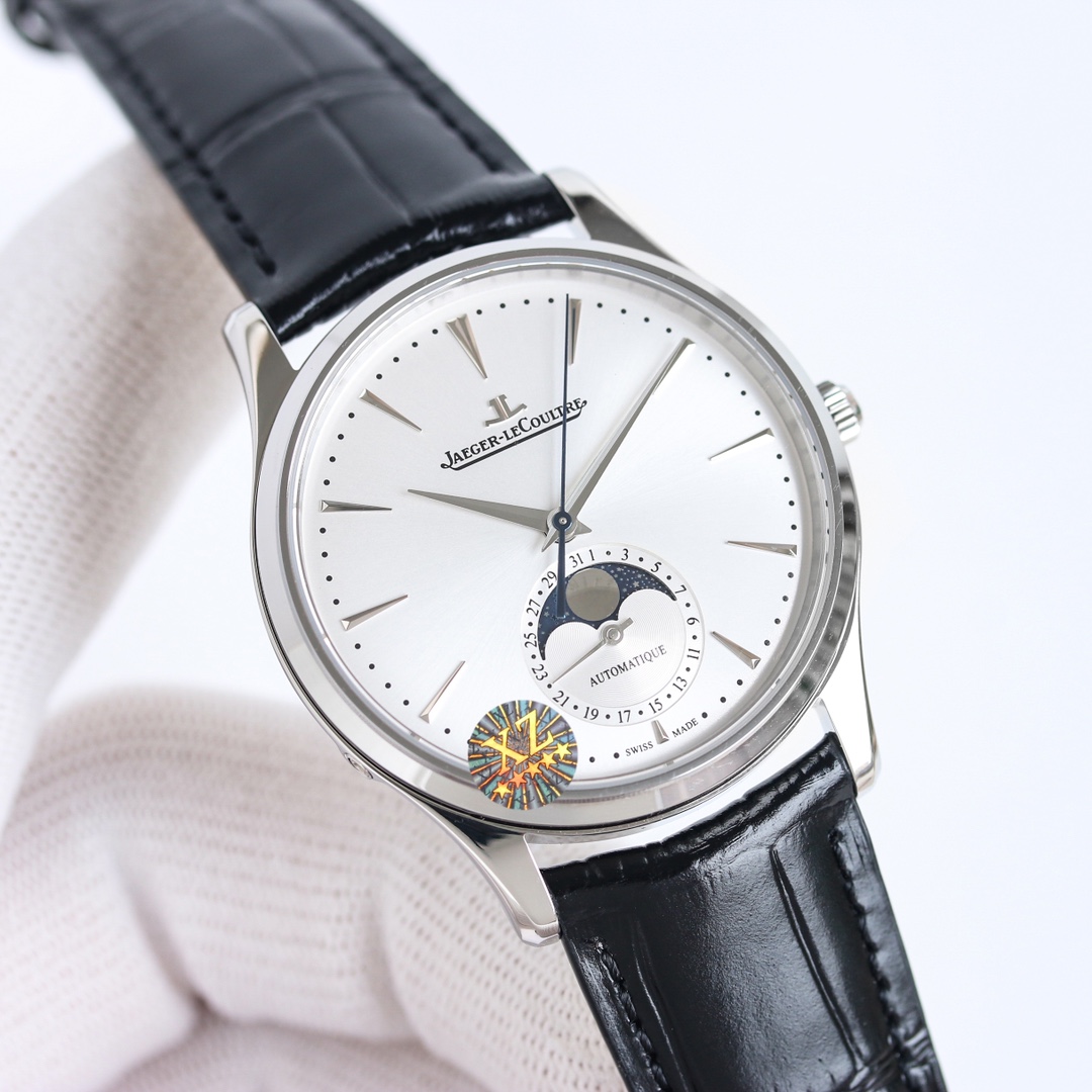 NO:393825,Classic work: [White Rose] [Rose] [Rose] [Customized Machine] [Customized Machine] [Customized Machine] [Customized Machine] [Say important things three times!  !  !  Brand new customized all-in-one machine] has been called for thousands of times - finally released!  As the darling in the world of famous brands, Jaeger-LeCoultre has always been a popular product in the market. Jaeger-LeCoultre has always been outstanding in the watch industry with a low-key and high-profile movement. [The season's luxury gift is for the rest of your life] A powerful product that uses authentic molds! [The late arrival of XZ factory] Jaeger-LeCoultre was born in 1833 with the master series!  Classic three-needle formal men's watch Q1548420 is launched in honor!  [Brand]: Jaeger-LeCoultre is comparable to the authentic product [30-meter-deep waterproof, each one is waterproof tested] [Type] Elegant men's watch [Movement] is equipped with Miyota custom mechanical movement! [Material] Shuangbu Sapphire crystal mirror [Super wear-resistant] More high definition. All shell covers are carefully carved through CNC one by one. The exquisite craftsmanship perfectly restores the original three-dimensional texture!  Each movement uses an exclusive custom all-in-one Cal./1 movement, with 100% functions and original self-produced movements. It moves stably and has a firm quality!  The milling pattern is more delicate and clear, the technology is strived for, and the ultra-thin movement looks [more Jaeger-LeCoultre] The dial is more pressed and curved, and the more perfect automatic gyroscope is electroplated with special K gold. It is not the ordinary red rose gold on the market. The automatic gyroscope is also made of round-head blue steel screws, which is really ingenious!  Please pay attention to every detail!  The size is 40mm, the thickness is 9.9mm, and the 316L stainless steel is coming!  Welcome to reprint!  【XZ factory is more perfect due to its strict quality!  】【XZ Factory, focusing on high-end】Welcome to reprint!  ,jaeger-lecoultre19860909经典之作 :【白玫】[玫瑰][玫瑰]【定制机】【定制机】【定制机】【重要的事情说三遍！！！全新定制一体机】千呼万唤-终于面世！作为名牌世界中的宠儿,积家腕表一直是市场上的紧俏商品.而积家表一直以低调的身份高调的机芯在表界里出类拔萃.【当季奢侈大礼余生都是你】一款使用正品开模的强货!【XZ厂大器晚成】 积家 1833年诞生大师系列！经典三针正装男表Q1548420荣誉上市！【品牌】:积家可媲美正品【30米深度防水,每只都防水测试】【类型】高雅男士腕表【机芯】搭载Miyota定制机械机芯!【材料】双卜蓝宝水晶镜面【超强耐磨】更高清 所有壳套都逐一通过CNC精雕成型.精致工艺完美还原原装的立体质感！每个机芯都采用独家定制一体机 Cal./1机芯,功能百分百同步原装自产机芯.走时稳定,素质坚挺！铣花纹更细腻清晰,技术力求,更超薄机芯看起来[更积家] 表盘压弯弧度更吻合原装,更完美自动陀电镀了特调的K金色,并非市面上普通的红玫瑰金,自动陀螺丝也采用圆头蓝钢螺丝,实实在在的匠心打造！请注意每个细节！ 尺寸直径40mm厚度9.9mm,316L精钢,劲爆来袭！欢迎转载！【XZ厂因对品质因苛刻而更加完美！】【XZ厂,专注高端】欢迎转载！,,jaeger-lecoultre,Watch