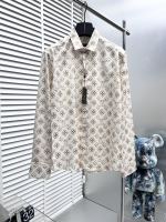P1701V*24 Produtos de primavera e verão Novos produtos, logotipo da cor do chá de leite Camisa longa -Sleeved, cheia de flores de monograma, dia romântico da primavera, alto e elegante! A versão clássica é bonita e versátil, e você deve entrar no item alto! Tamanho M-3xl 1 P1701V*24 Produtos de primavera e verão Novos produtos, logotipo da cor do chá de leite Camisa longa -Sleeved, cheia de flores de monograma, dia romântico da primavera, alto e elegante! A versão clássica é bonita e versátil, e você deve entrar no item alto! Tamanho M-3xl