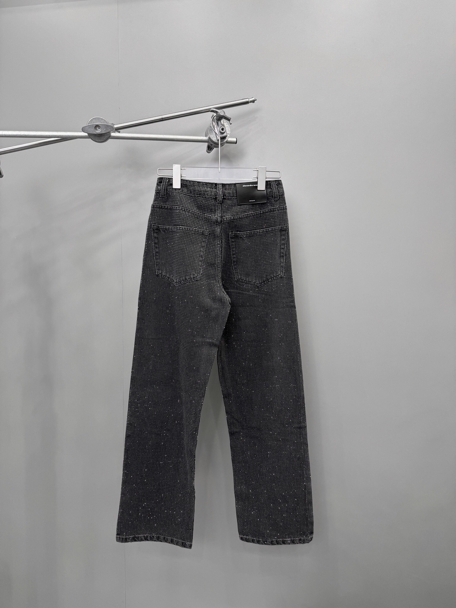 Alexander wang｜新款长裤，纯棉牛仔面布，整身重工高温烫钻工艺，高腰版型遮肉显腿长，锥形设计修饰腿型，整身重