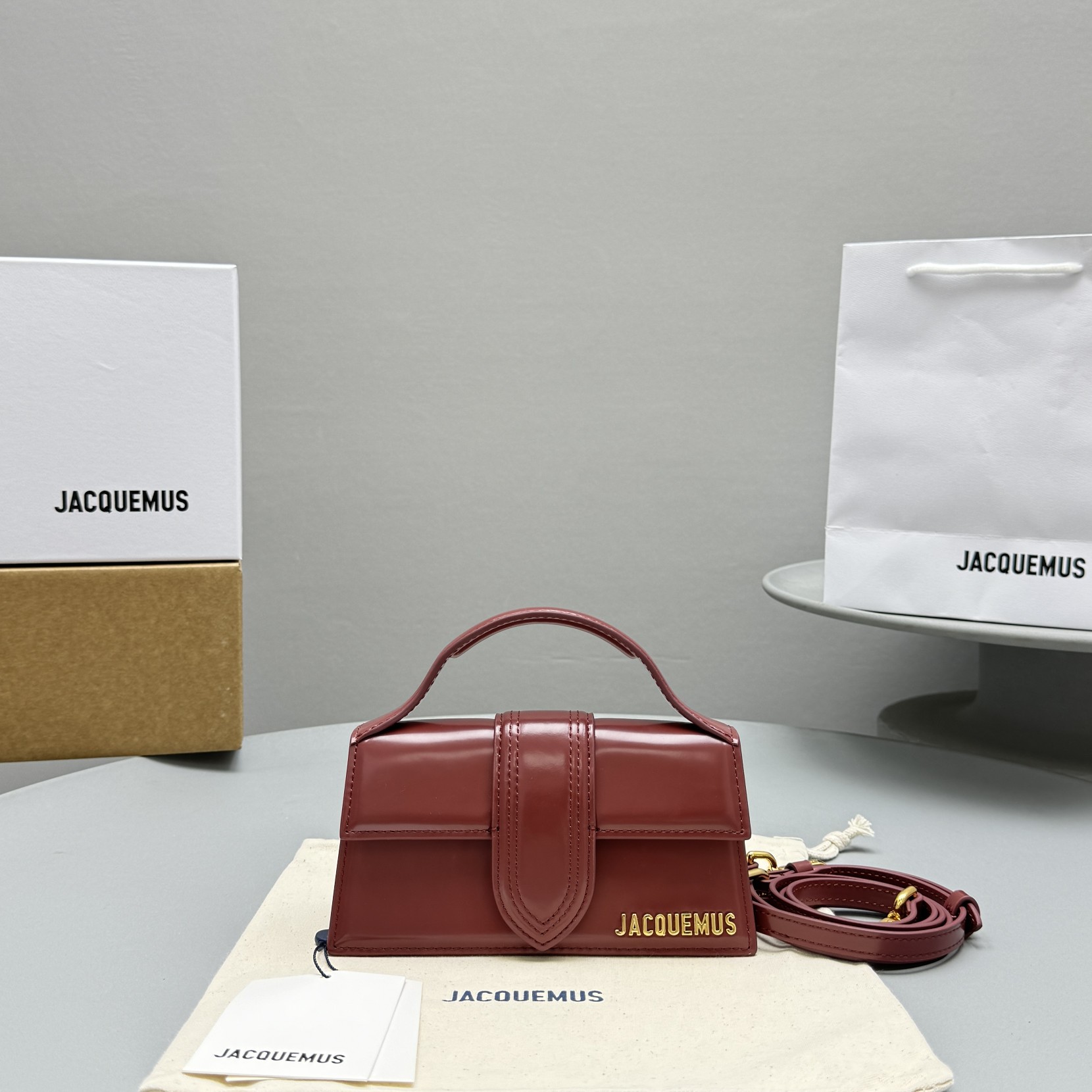 Jacquemus Taschen Handtaschen Umhängetaschen  & Schultertaschen Burgund Rot Rindsleder Vintage