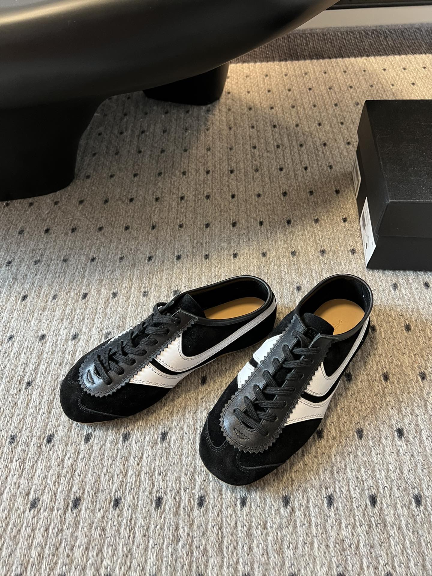 
代购级小众 Dries Van Noten·DVN 复古德训鞋

dvn的德训鞋也太美了吧  drie