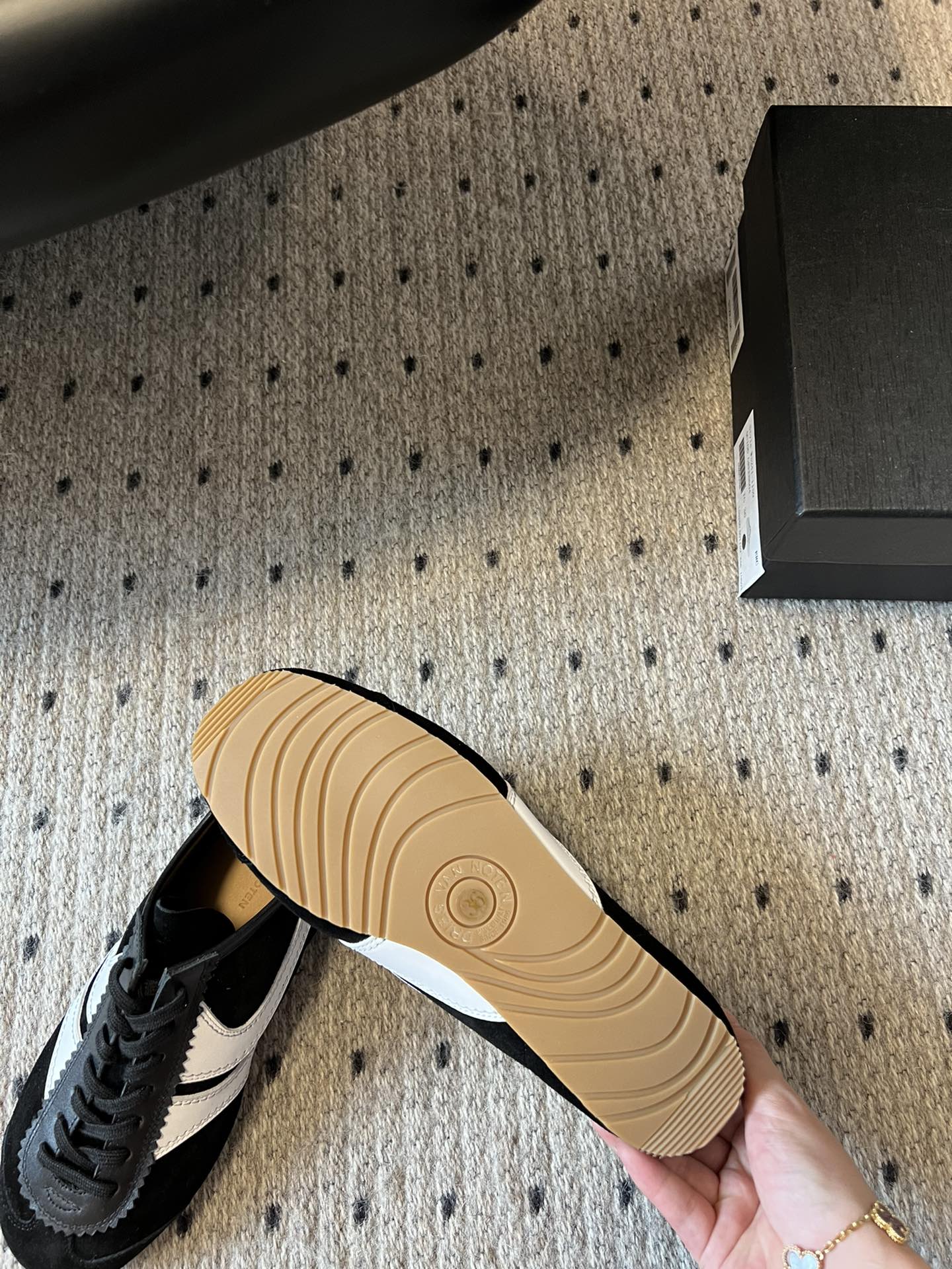 
代购级小众 Dries Van Noten·DVN 复古德训鞋

dvn的德训鞋也太美了吧  drie