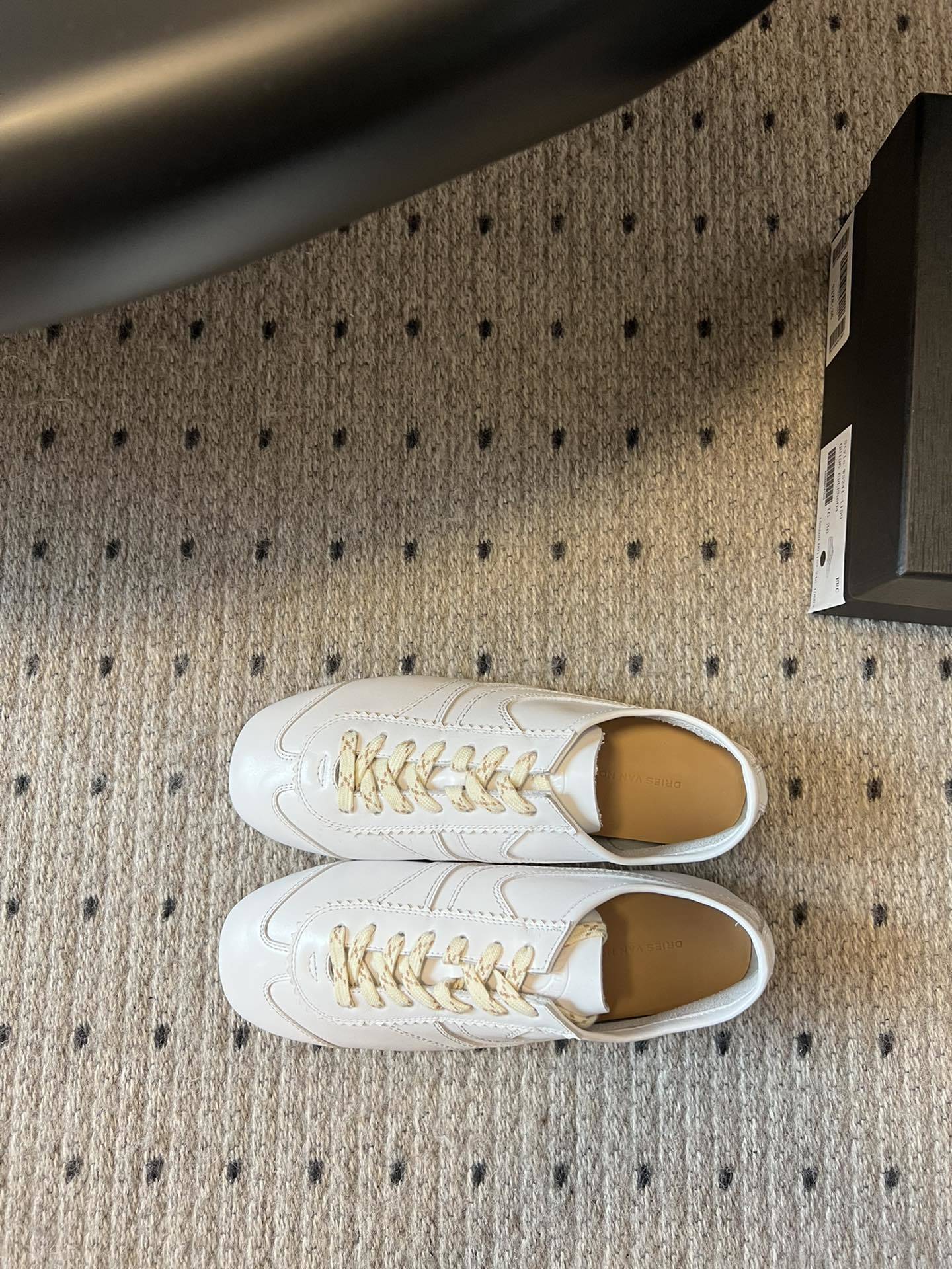代购级小众 Dries Van Noten·DVN 复古德训鞋
dvn的德训鞋也太美了吧 drie