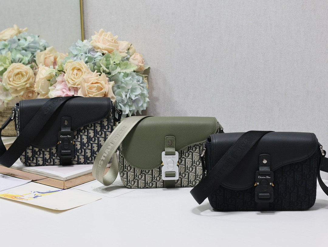 NO:389327,Dior men's small saddle messenger bag in stock in three colors~ Model 049, Dior, Dior, Dior19860909Dior男士小号马鞍信使包三个颜色现货出～ 型号049,迪奥,dior,dior,Bag