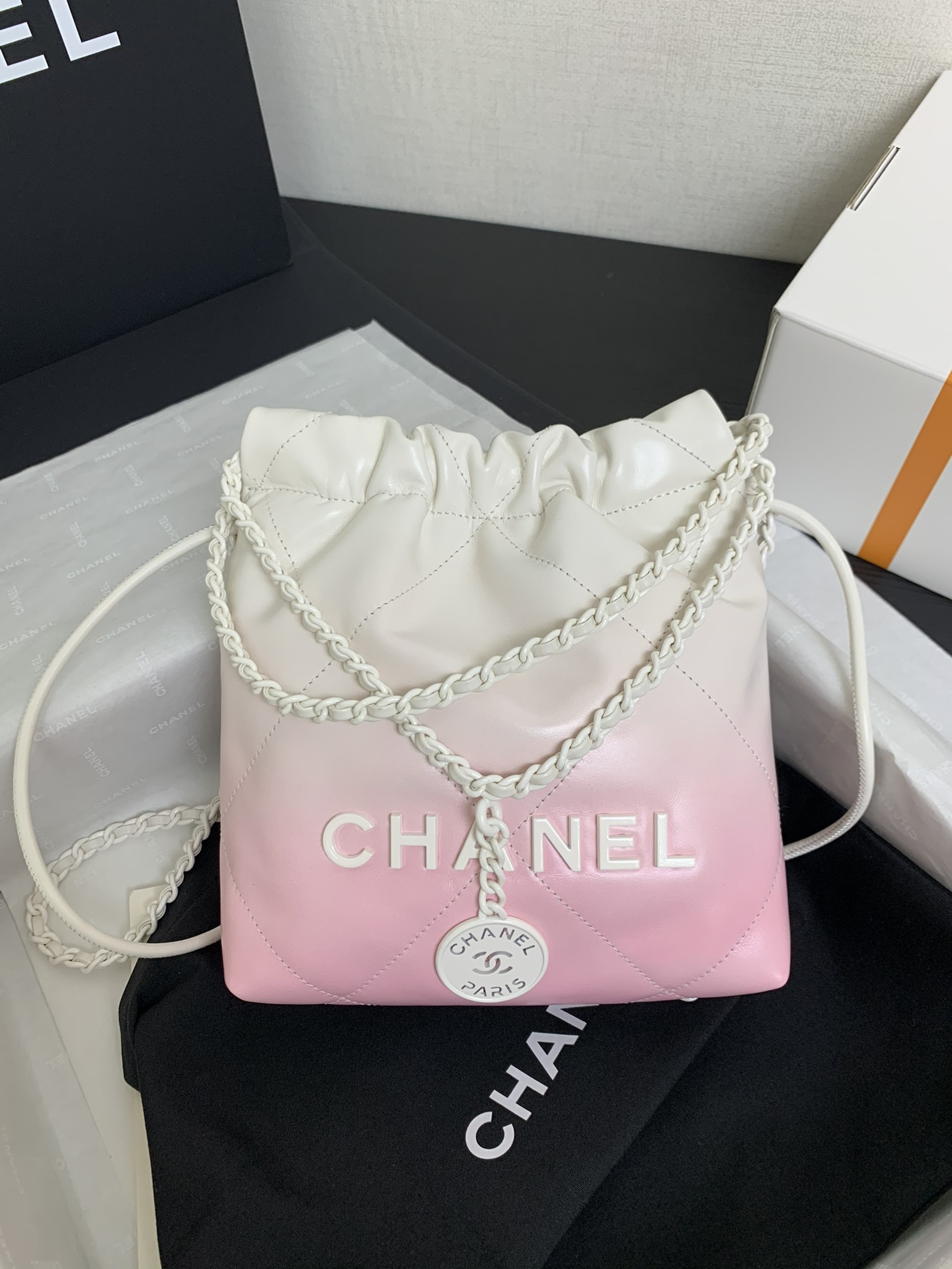 [Chanel Women