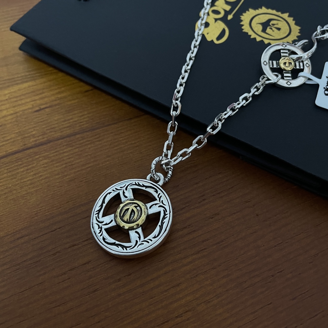 💰145【新品上架】Goro’s高桥吾郎 复古吊坠 经典高桥项链  顶级版本 认准独家拍摄 主攻高端市场 绝对区别普通版本!图片产品细节与ZP一致!原版制作工艺 精工品质 纯手工打造 ~正品开模💝潮流时尚必备 男女均可佩戴 情侣款同款 摇滚朋克泰银风格 复古元素 潮流百搭 官网同款❤️