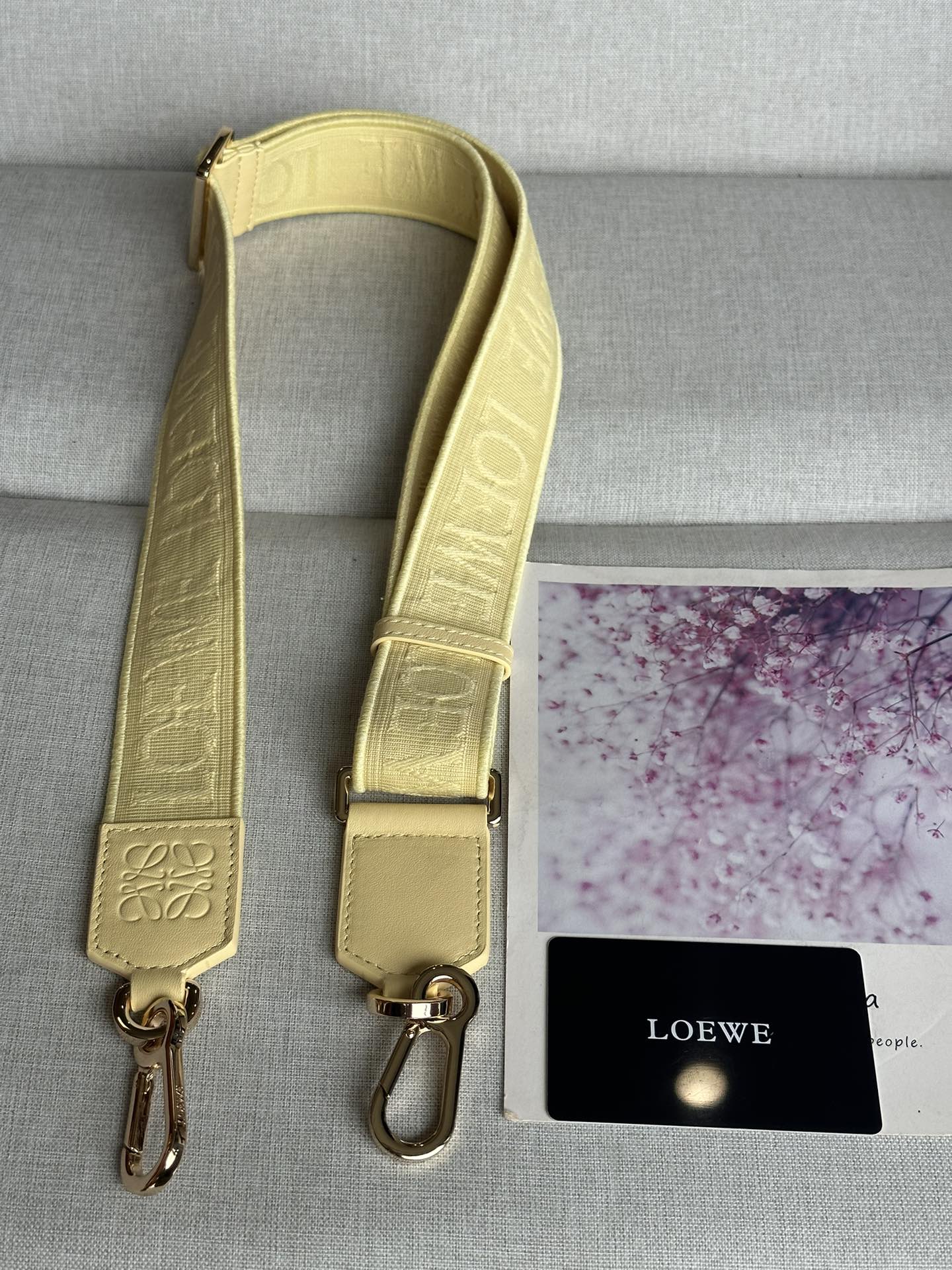 NO:186589,Anagram jacquard double-sided embroidered shoulder strap No.1667 new spot product shoulder strap length - 40mm (adjustment length), special grade Loewe, loewe19860909Anagram 提花双面刺绣肩带 No.1667 现货新品 肩带长度-40mm（调节长度）,特级罗意威,loewe,Bag