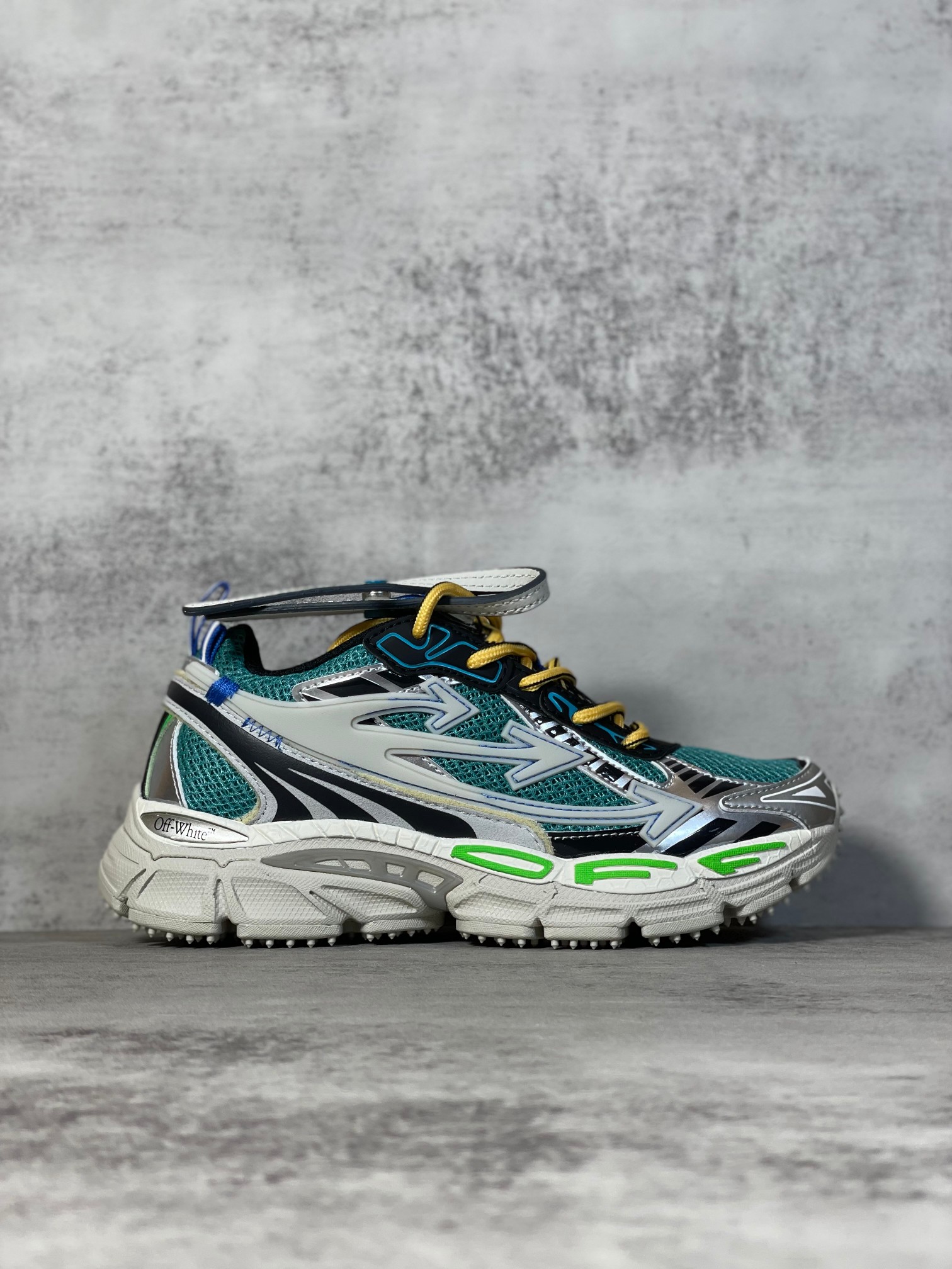 Off-White 2024 Retro Sneakers, 3D Printed Upper, Multi-Material, Lightweight 2 a1715336081756 7086