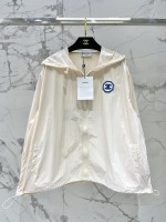 Chanel Manteaux & Blousons Vêtements De Protection Solaire Top à capuche 1 Chanel Manteaux & Blousons Vêtements De Protection Solaire Top à capuche
