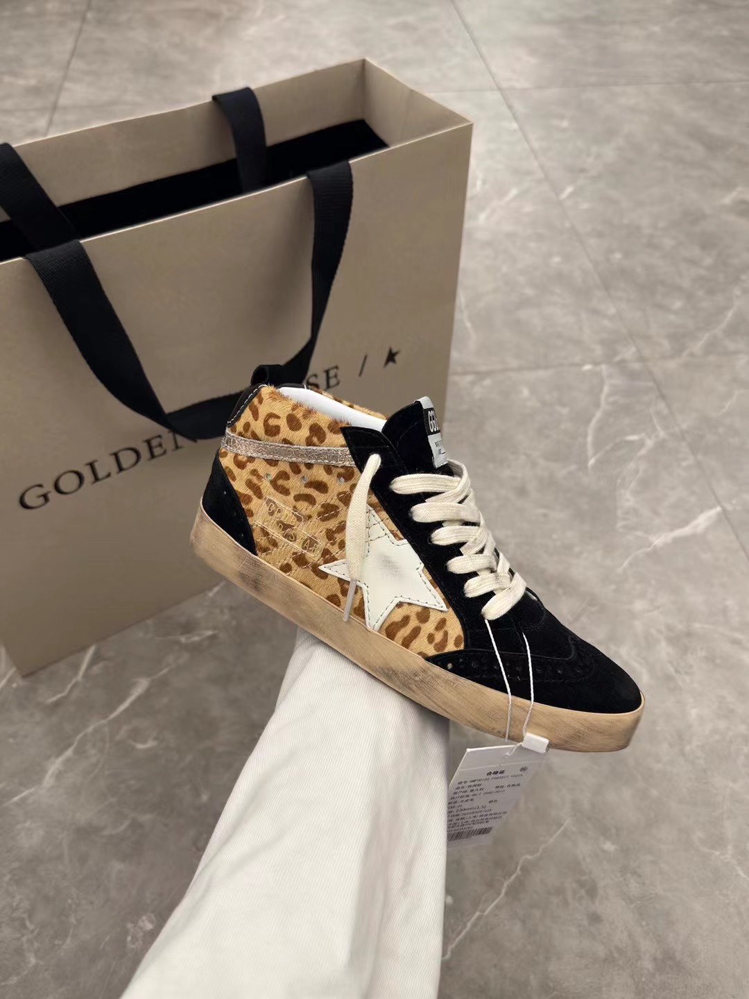 NO:172359,(Long-term goods. Order inquiry) Leopard print high-top couple style top-grade Niuli high-end version. Don’t disturb the low-end!  Packaging: Upgrade new packaging...Certificate, card, tag, cloth bag, GGDB Slide Golden Goose Small Dirty Shoes Gaobang Golden Gse Deluxe Brand SUPER$TAR N pair of genuine disassembly version# The best market is not acceptable to compare # 2025 new ggdb Gaobang Small Dirty Shoes The popularity is earlier than the white shoes, breaking the traditional aesthetic, the small dirty shoes have done it!  Celebrity private server demonstration is so versatile!  No need to worry about washing shoes anymore!  The original custom cowhide (the essence of the old one) inner towel   cowhide, exclusive mold latex pad, 2cm height-enhancing insole, you can take out!  Insole size stamp!  Old craftsmen polished by hand, even the soles are unruly dirty, women 35-40 men 40-45. Men's size custom 10. Men's size only adjust the upper and lower sizes (women 41 men 45 46 custom 56 not return or exchange), casual shoes/sports shoes, sneakers, cowhide, gold19860909（长期做货.订单询价） 豹纹高帮情侣款顶级牛里高版本.低端勿扰！ 包装:升级新包装..证书,卡片,吊牌,布袋, GGDB Slide黄金鹅小脏鞋高邦Golden Gse Deluxe Brand SUPER$TAR N双正品拆解打版# 市场最优不服来比 # 2025新款ggdb高邦小脏鞋 火红程度比小白鞋还要早,打破传统审美,小脏鞋做到了！明星私服上脚示范 就是这么百搭 ！再也不用担心洗鞋的问题啦！ 鞋面原版定制牛皮（做旧精髓所在）内里毛巾 牛皮 里 独家开模乳胶垫 2cm内增高鞋垫可以拿出来哦！鞋垫码数钢印！ 老工匠手工打磨,就连鞋底也是不羁的脏, 女35-40 男40-45. 男码定做10.男码只调上下码（女41 男45 46定做不退换）,休闲鞋/运动鞋,sneakers,cowhide,gold,Women's Shoes