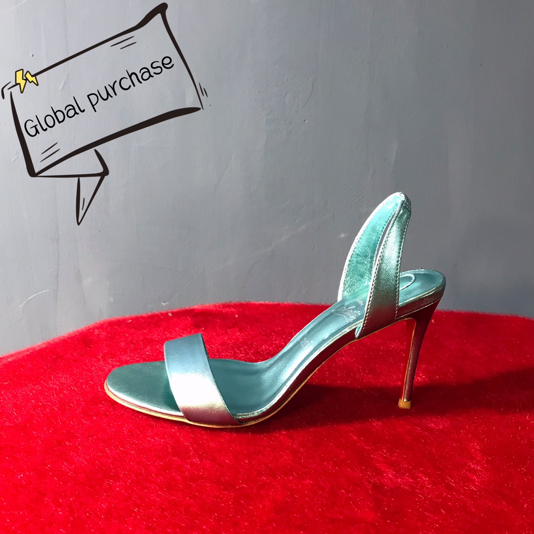 NO:100121,High-end custom spring and summer sandals new series!  H8.5Cm, size 34-42.35 40 41 42. Genuine leather large bottom, customized version, no return or replacement L39-light blue metal leather, light blue metal sheepli. Official website synchronization Standard European code Reference:L39- Color:blue/blue Material:cowhide/rivet Lining:goat leather Heel height:8.5Cm Sole:leather sole Size:EU 34-42 (US 4-11):,,christian louboutin,sandals,Leather soles19860909高端订制 春夏凉鞋新款系列！ H8.5Cm,尺码34-42码.35码40码41码42码,真皮大底,订制款,不退不换L39-浅蓝金属皮,浅蓝金属羊里.官网同步 标准欧码 Reference:L39- Color:blue/blue Material:cowhide/rivet Lining:goat leather Heel heigh:8.5Cm Sole:leather sole Size:EU 34－42（US 4一11) :,,christian louboutin,sandals,Leather soles,Women's Shoes