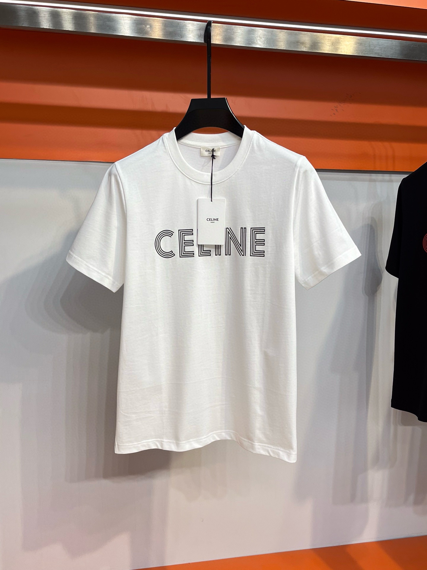 Celine思林2024春夏纽约soho限定门店发售简约纯色小字母logo短袖男女同款黑白二色发行渠道精