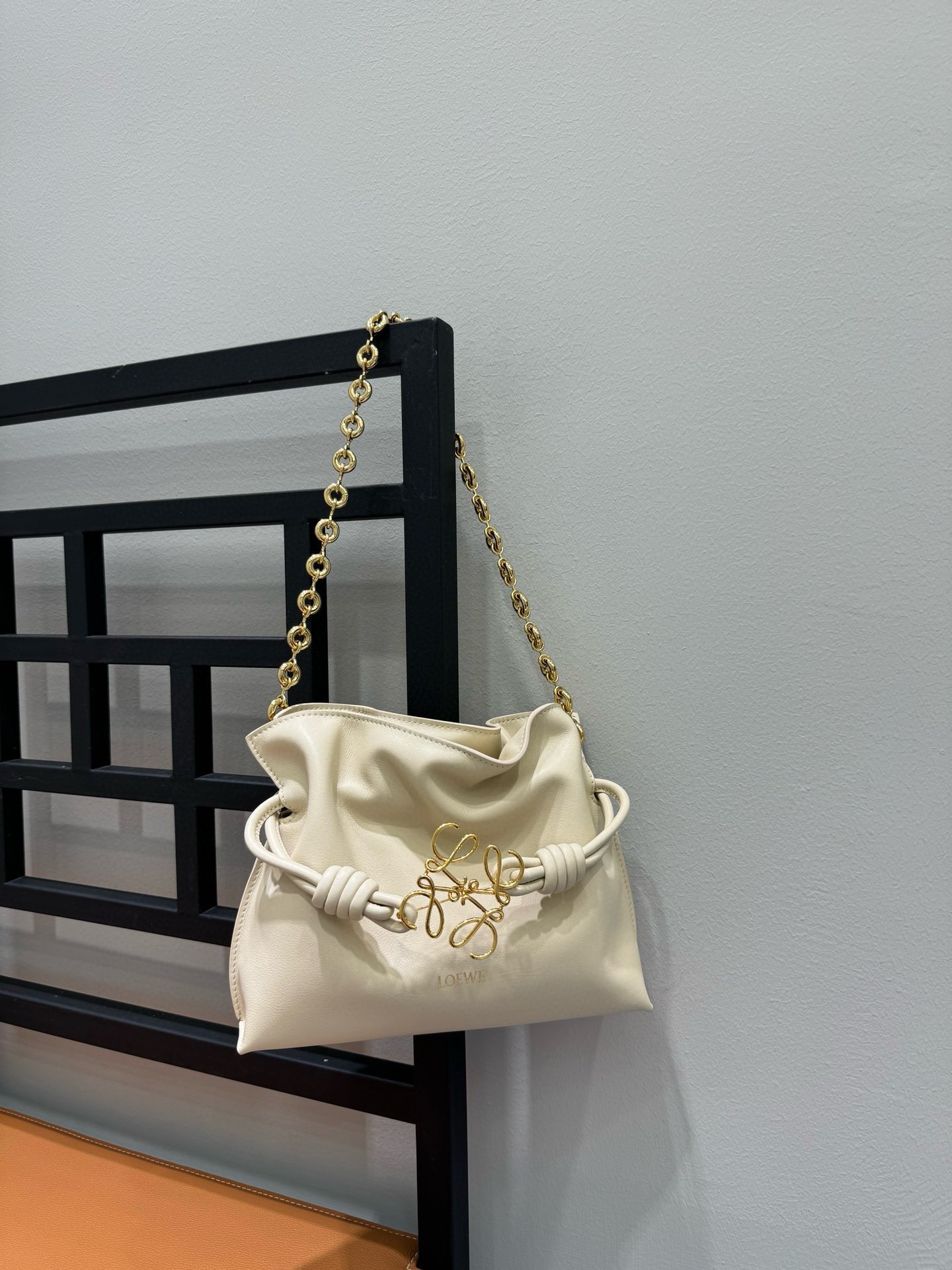 Loewe Flamenco Purse with Chain Strap - Versatile & Customizable Design 9 i1715419054 7867 2