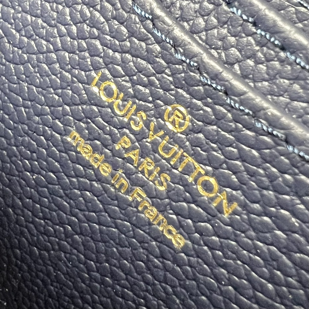 顶级原单M83606丝印柔软的MonogramUnplant皮革加入了本季特有的重新解释的“ZippyC