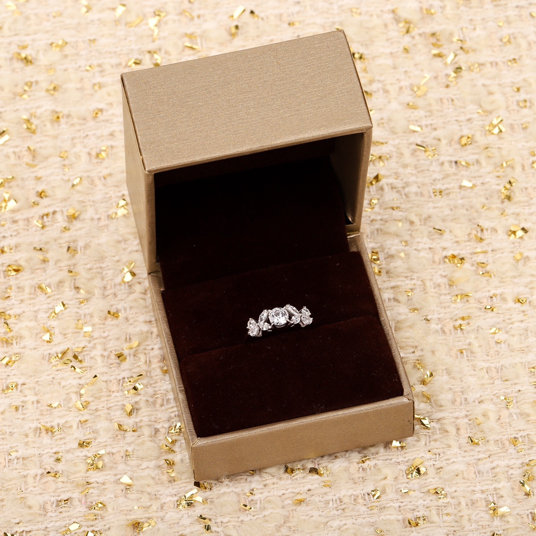 210684【我们出品】🉑️定制真金真钻，量大咨询客Fu❗ 【富婆系列-蝴蝶马眼戒指】通体925纯银，6-7-8码数，18K真金电镀层，改了好几个版最终确定下来的版本！！新型工艺，半壁镶工艺，绝绝子的存在，一般只有在高级珠宝可以看到，实…
