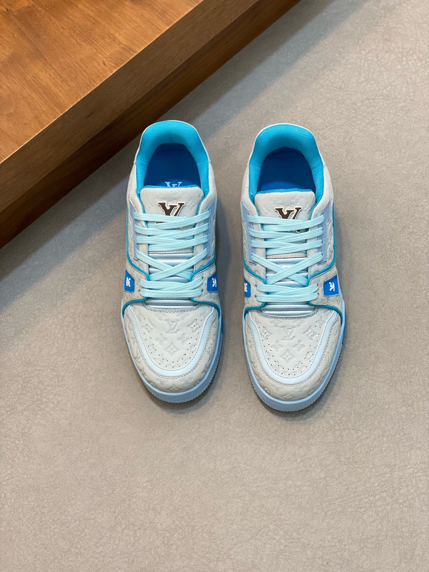 NO:218549,Brand LOUIS VUITTON original color matching code number 38-45 standard code price material new Louis Vuitton men casual shoes!  High-quality Labon craft upper is made of cowhide with original material LV Comfortable breathable mesh cloth Neli mesh cloth footbed style Simple and atmospheric LV original outsole, Louis Vuitton, louis vuitton, louis vuitton, louis vuitton, louis vuitton, cowhide19860909品牌LOUIS VUITTON 颜色原版配色 码数38-45标准码 价格 材质路易威登新款 男士 休闲鞋！高品质拉邦工艺鞋面采用牛皮搭配原版材质LV 舒适透气网布内里网布垫脚版型时尚 简单大气LV原版大底,路易威登,louis vuitton,louis vuitton,louis vuitton,cowhide,Men's shoes